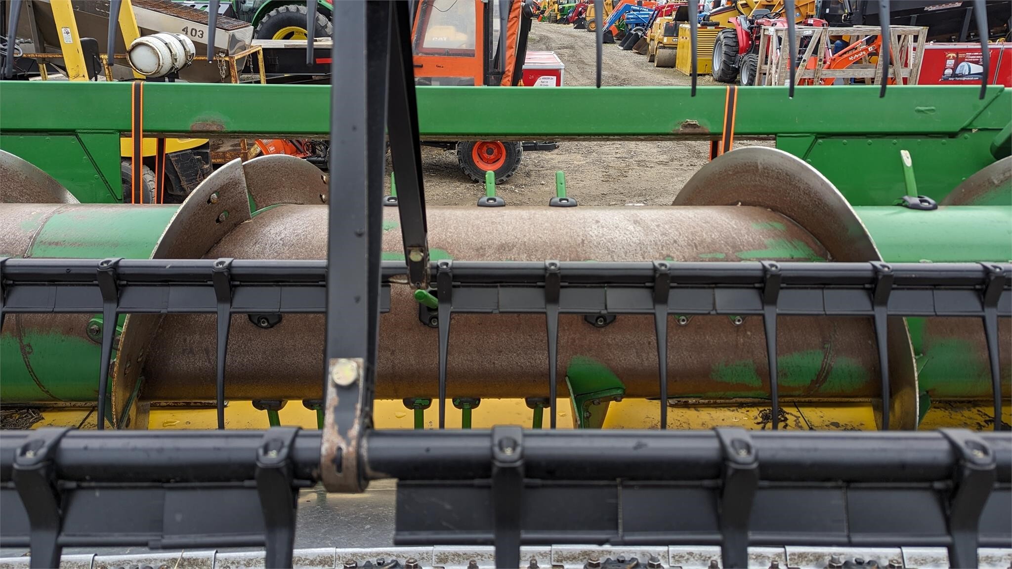 2009 John Deere 620F Platform