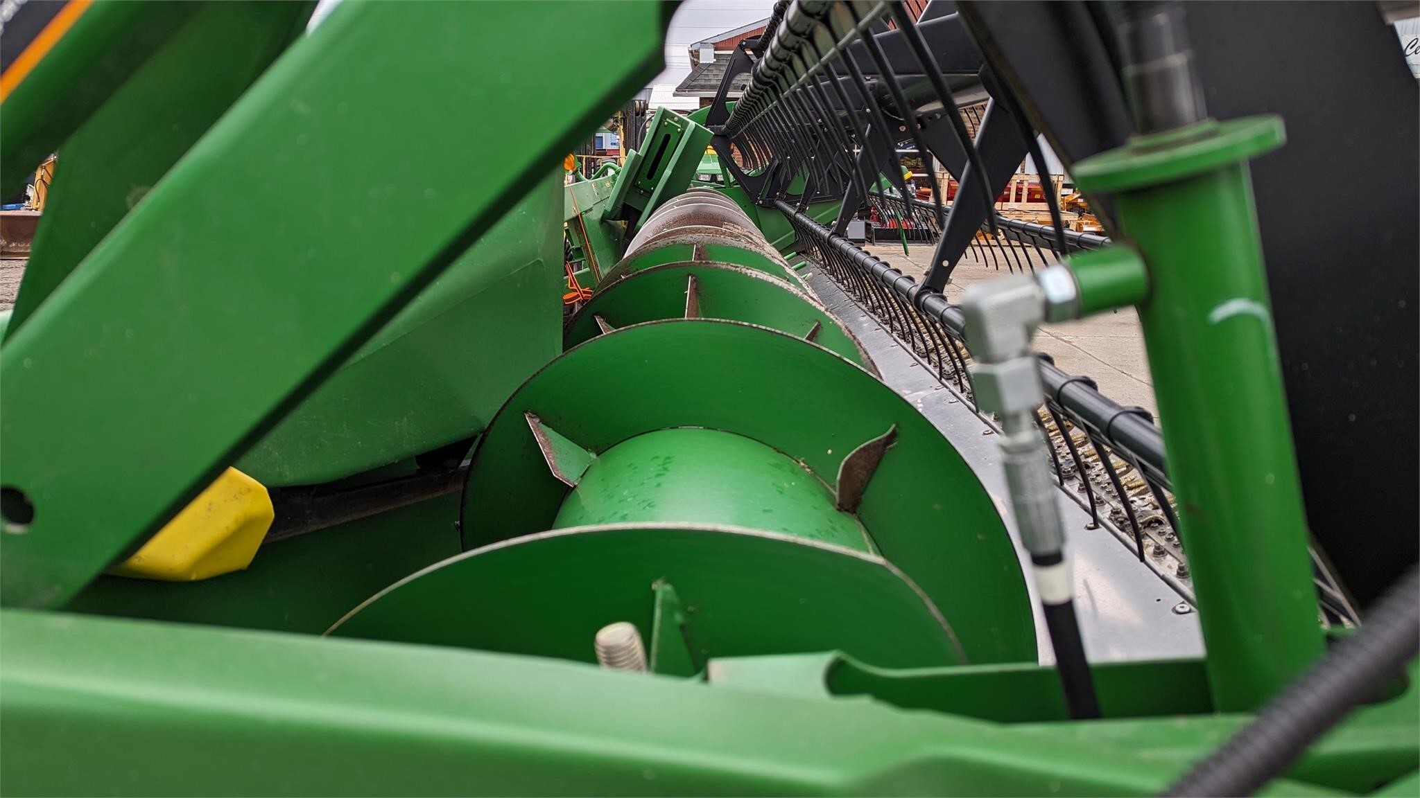 2009 John Deere 620F Platform