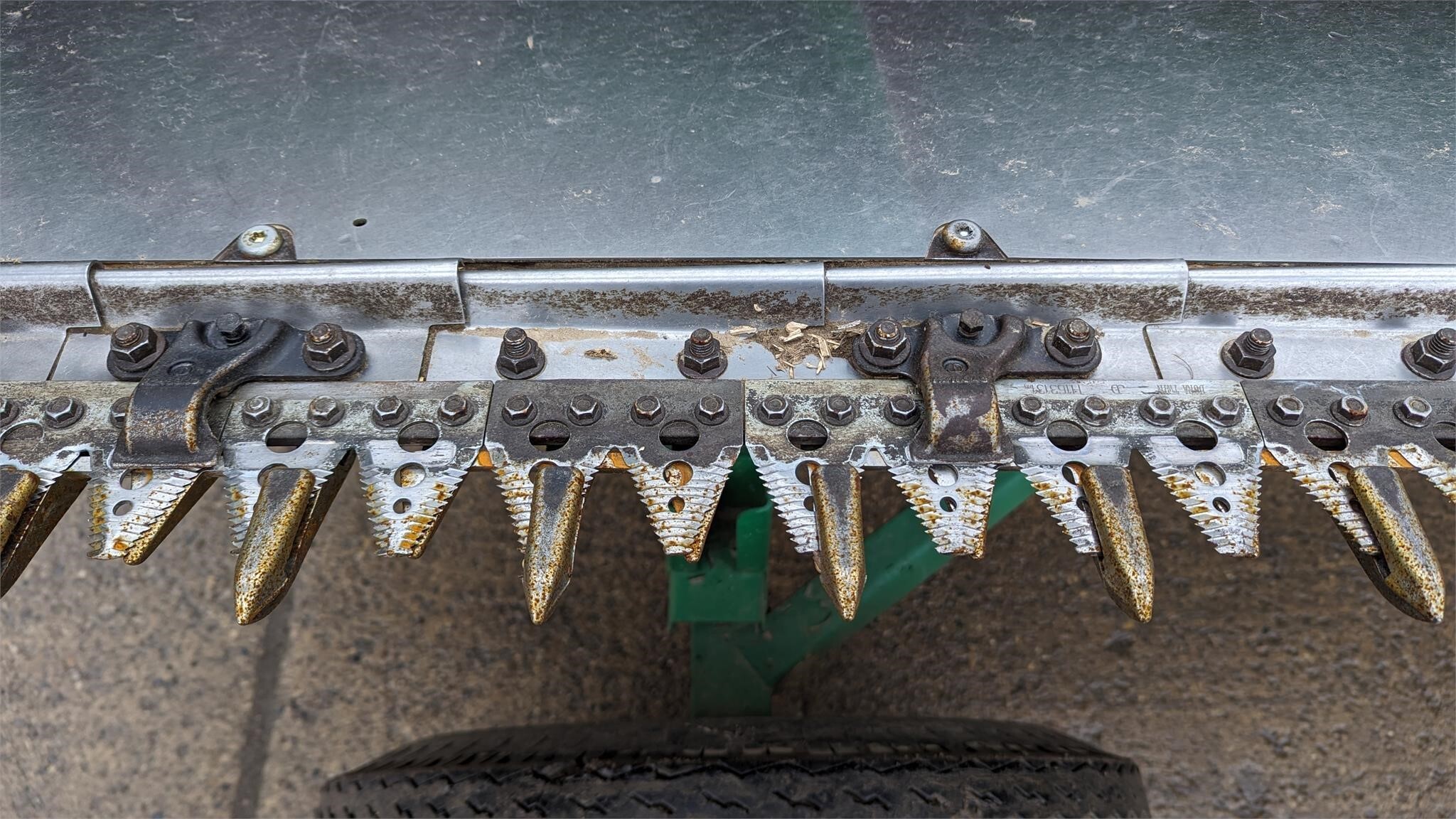 2009 John Deere 620F Platform