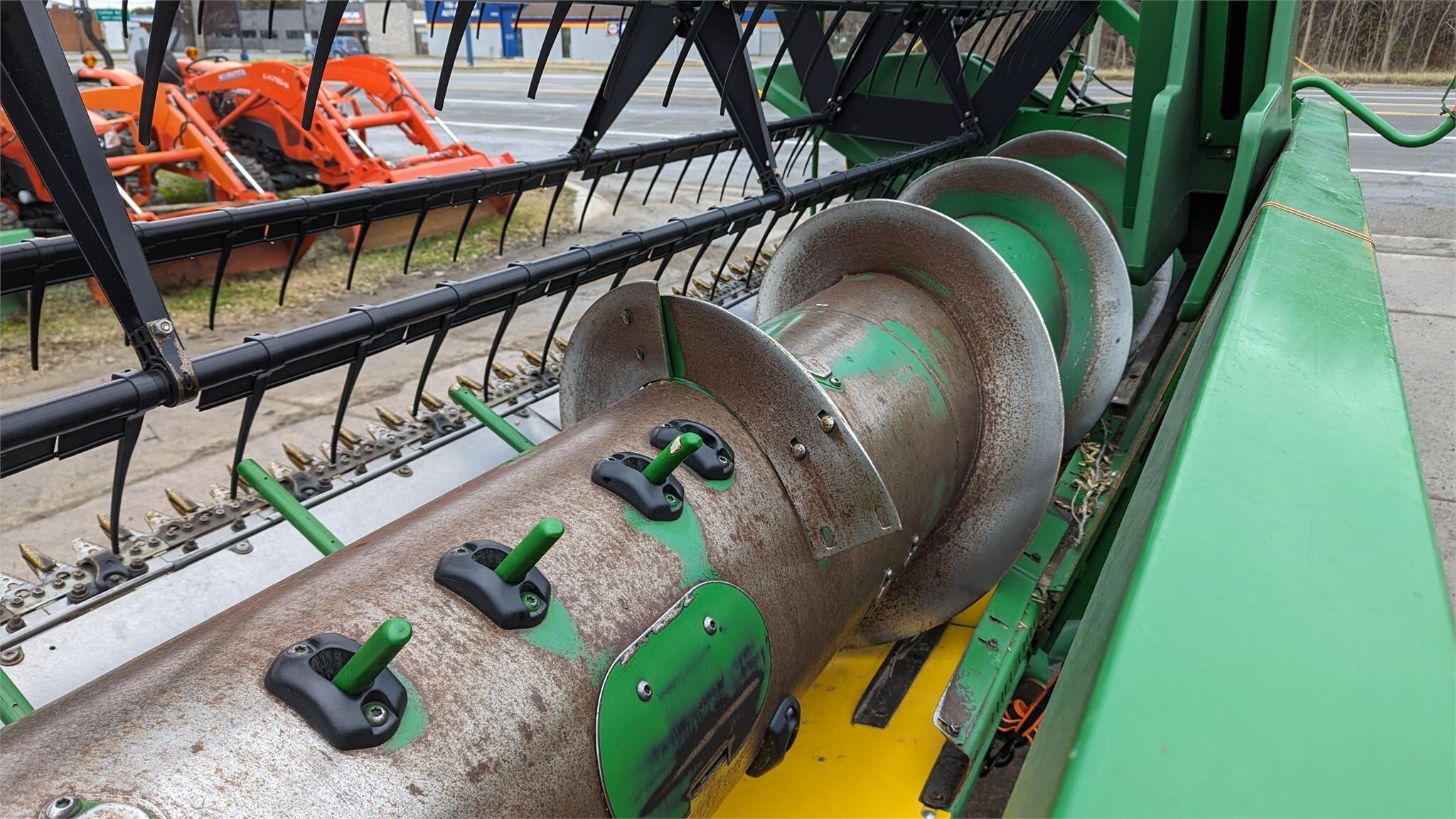 2009 John Deere 620F Platform