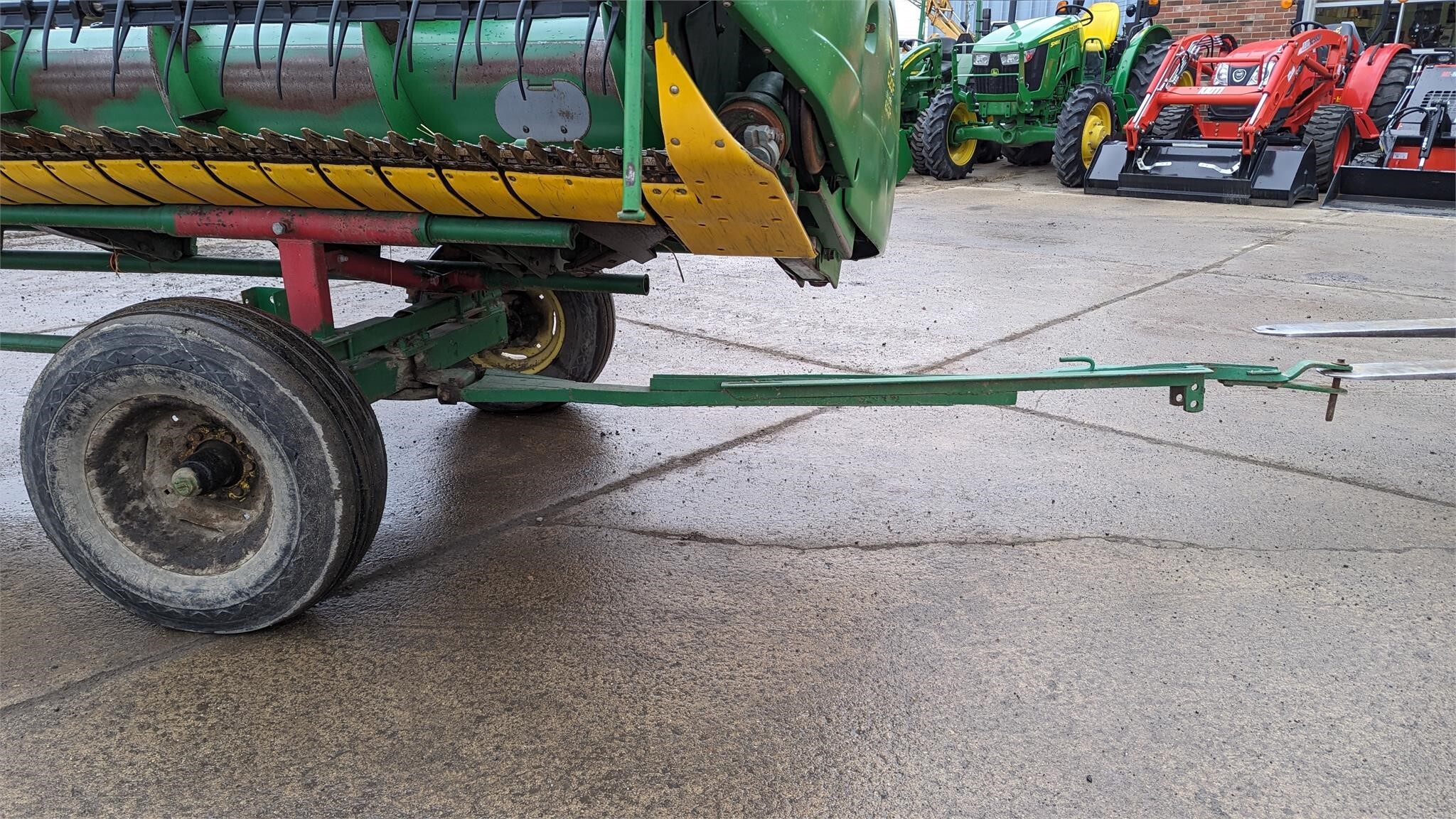 2009 John Deere 620F Platform