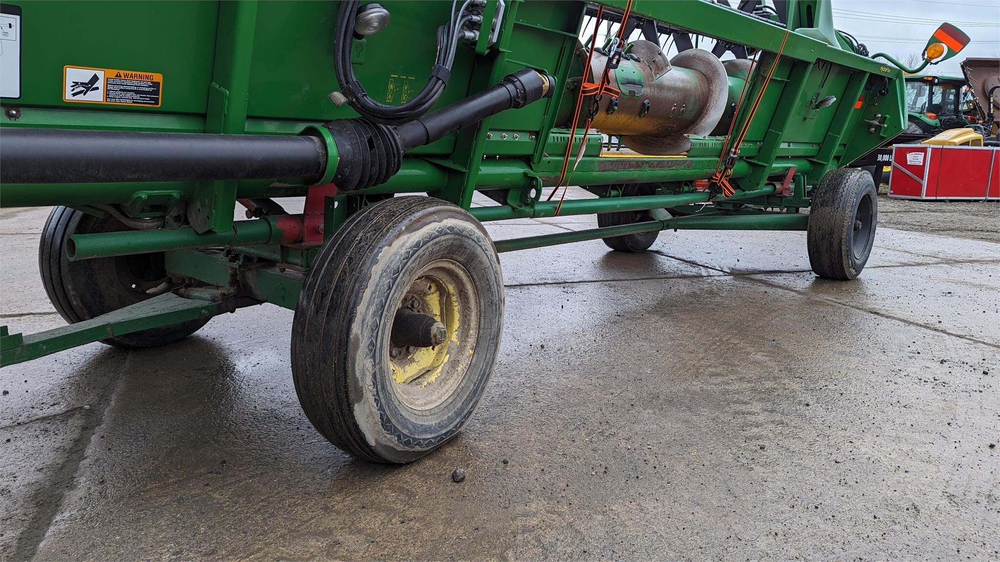 2009 John Deere 620F Platform