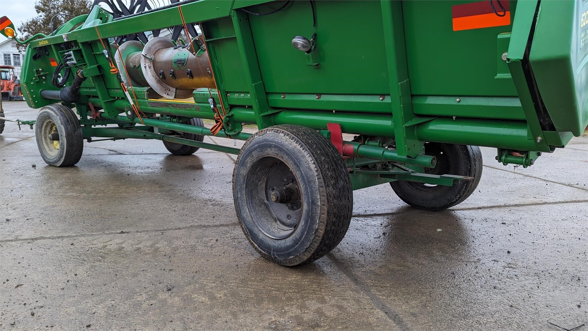 2009 John Deere 620F Platform
