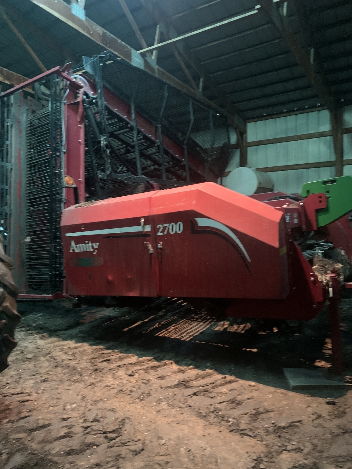 2013 Amity 2700 Beet Equipment