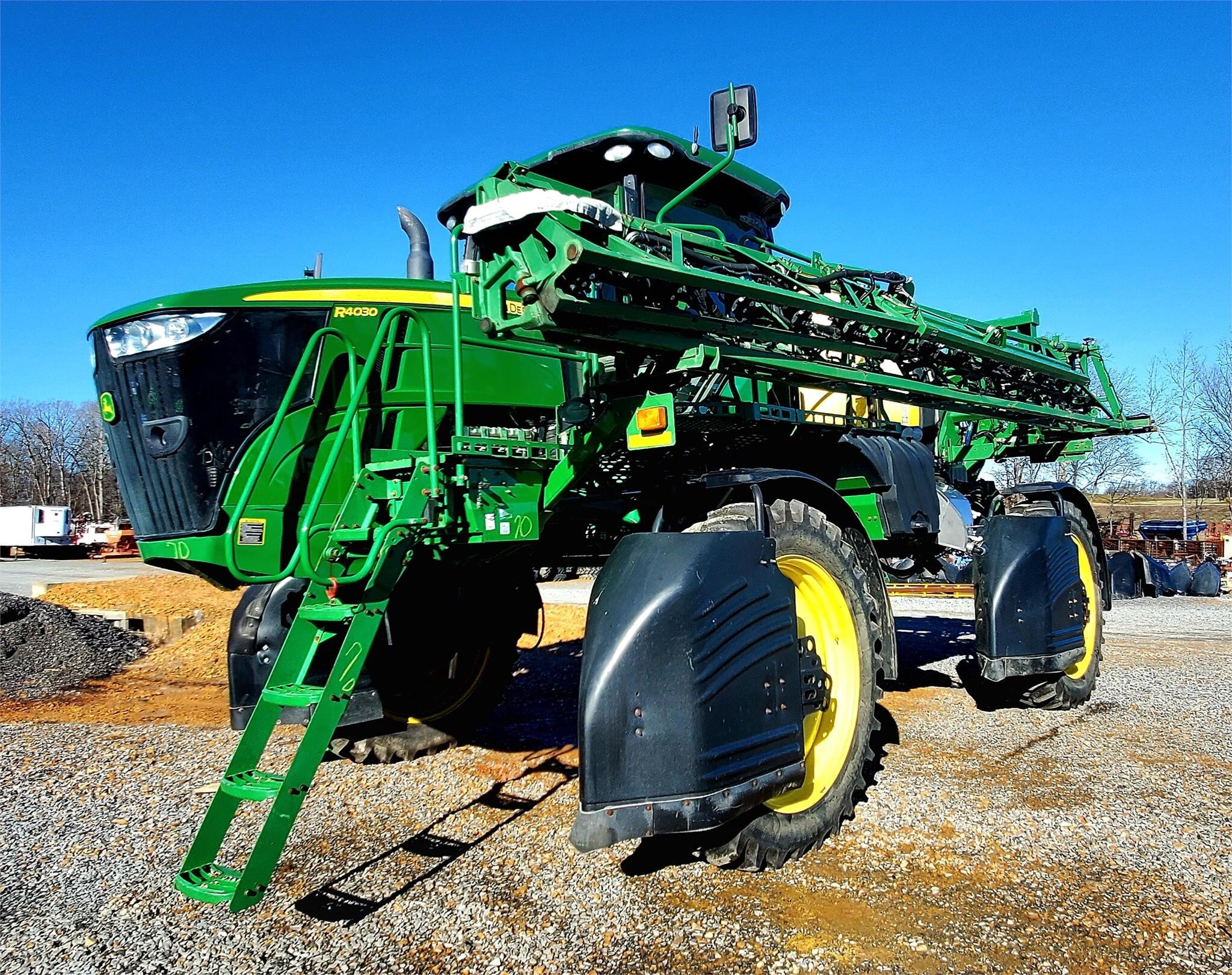 2015 John Deere R4030 Self-Propelled Sprayer