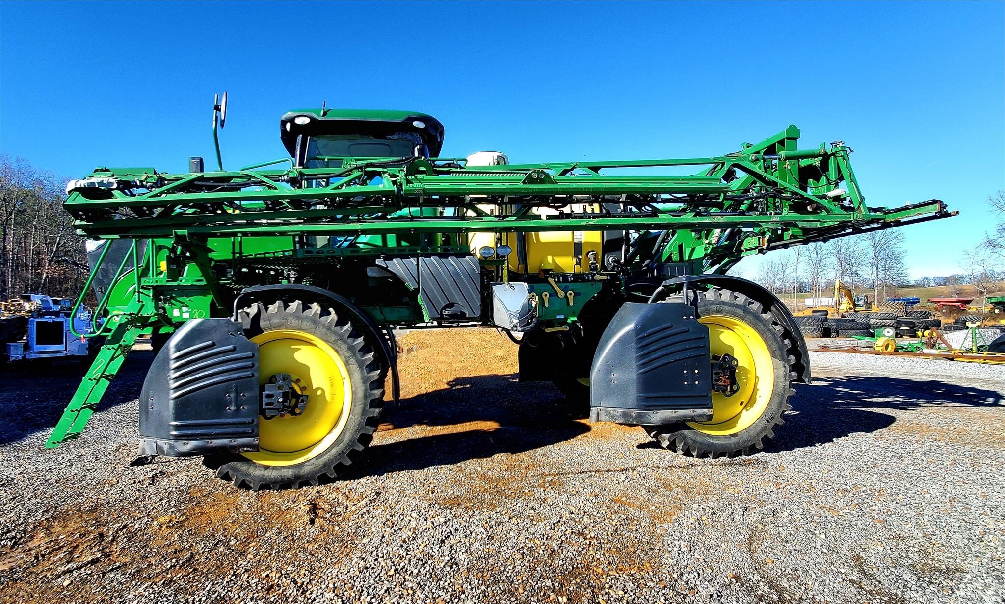 2015 John Deere R4030 Self-Propelled Sprayer
