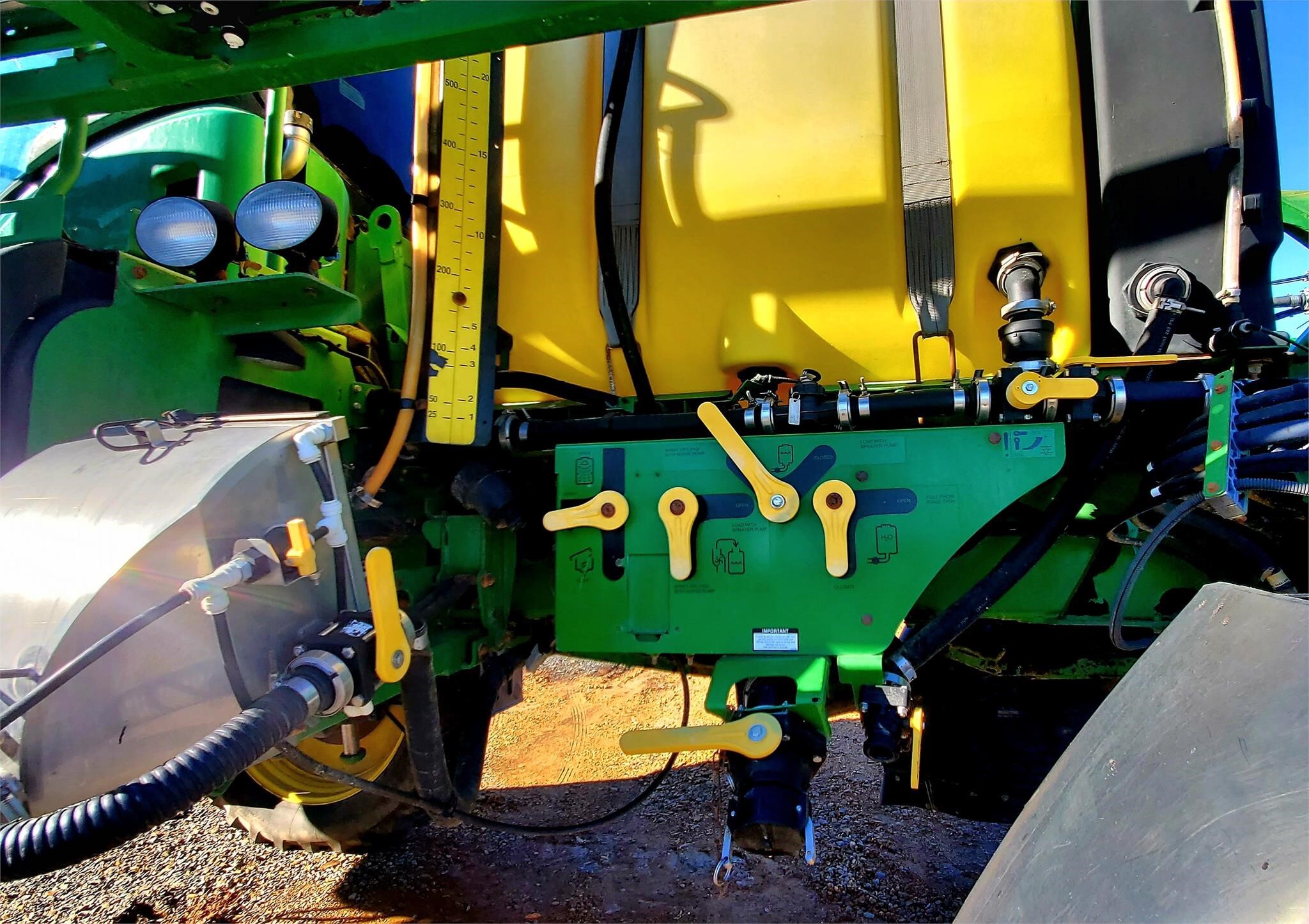 2015 John Deere R4030 Self-Propelled Sprayer