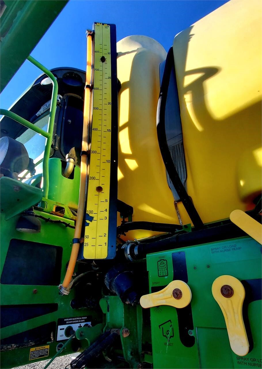 2015 John Deere R4030 Self-Propelled Sprayer
