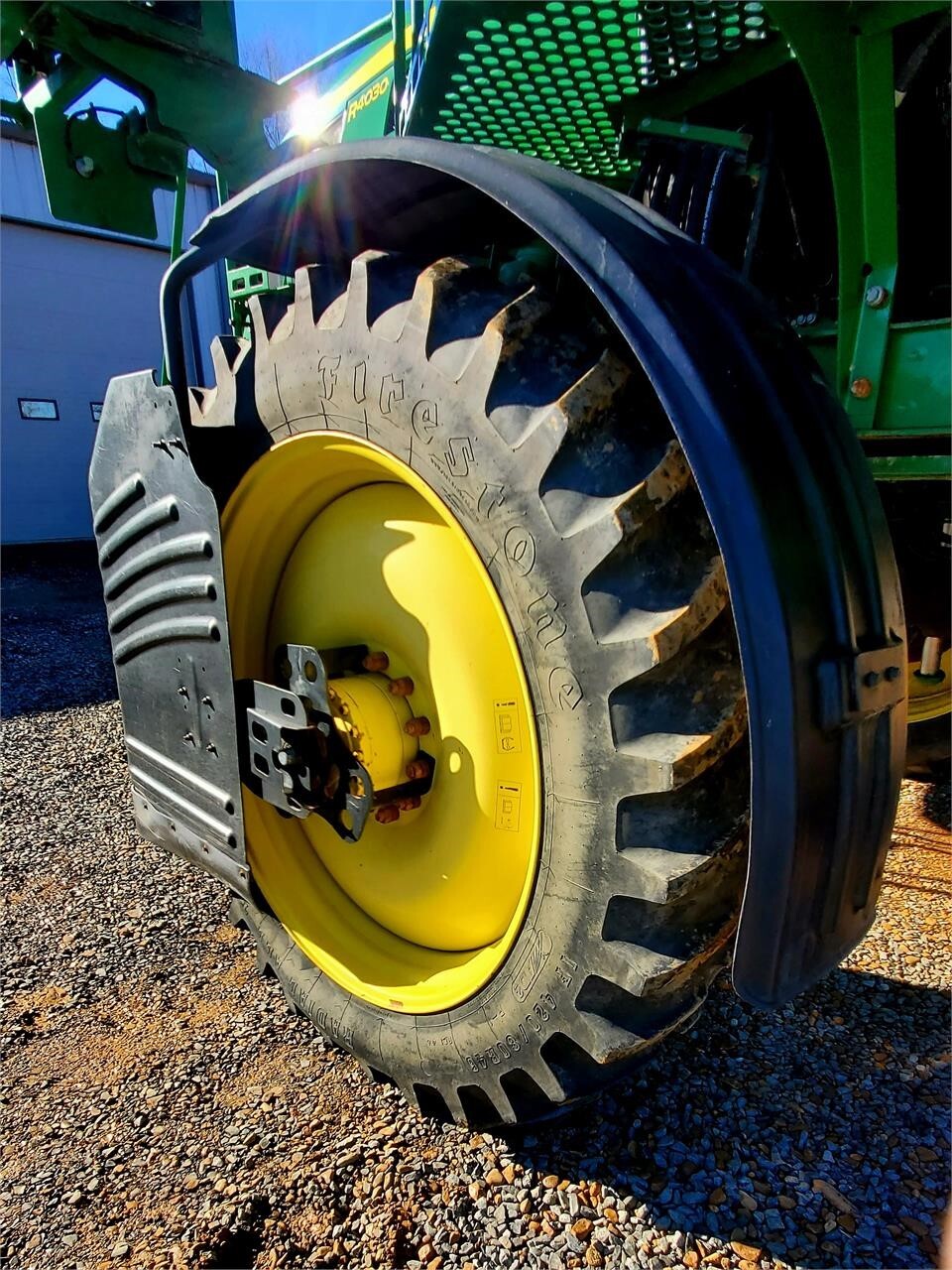 2015 John Deere R4030 Self-Propelled Sprayer