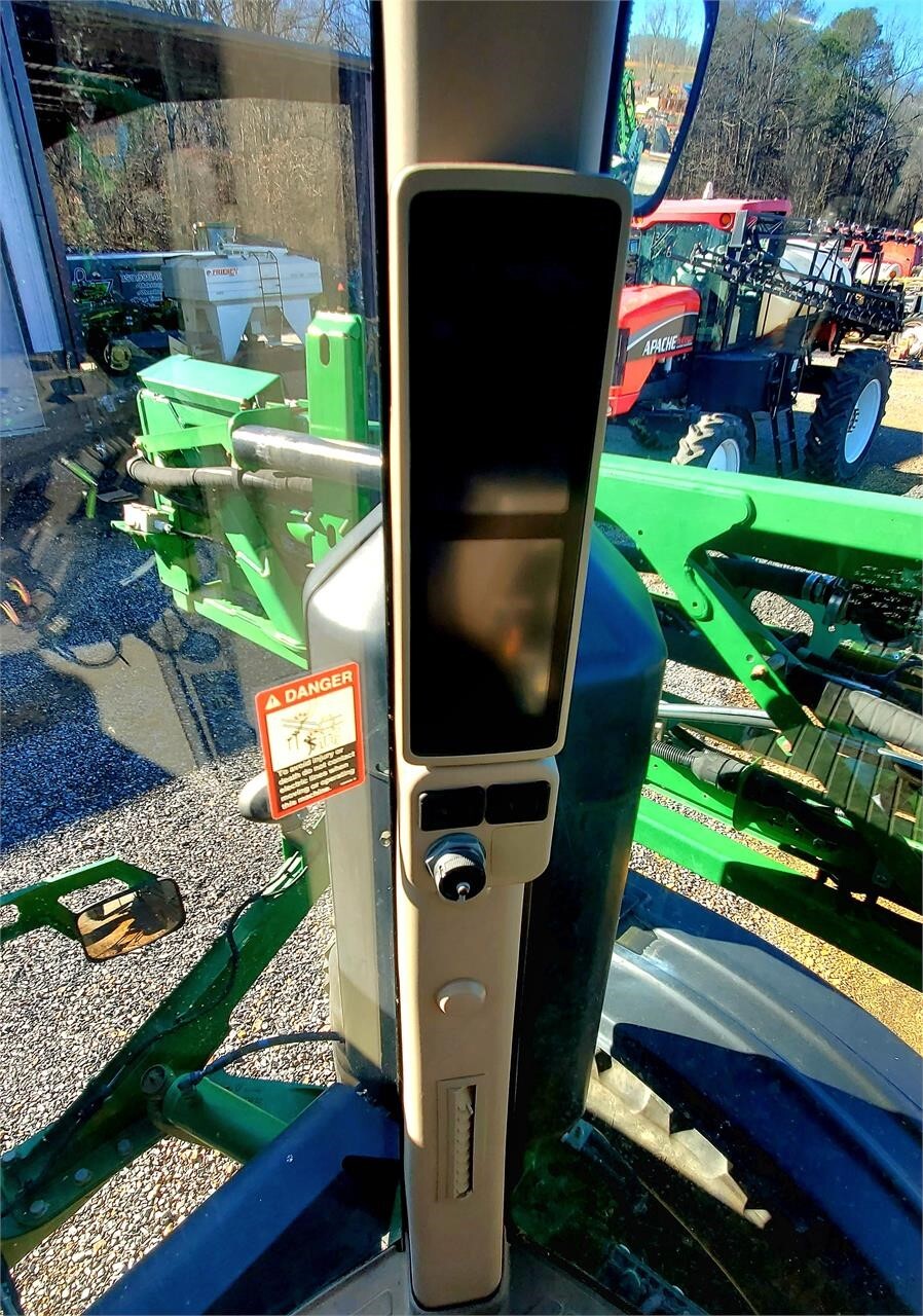 2015 John Deere R4030 Self-Propelled Sprayer