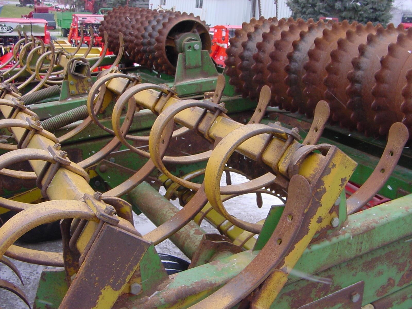  Kewanee 89 Mulchers / Cultipacker