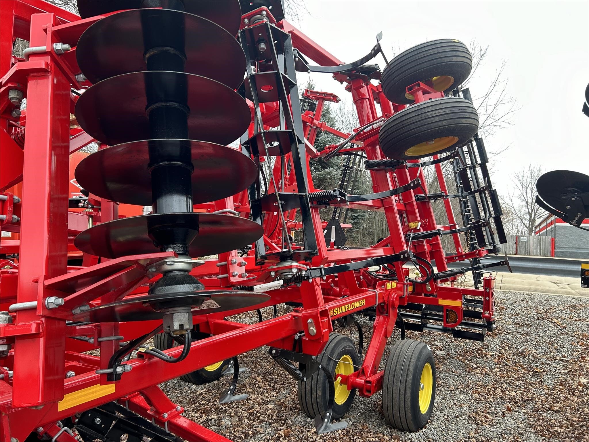 2023-sunflower-6333-25-soil-finisher-105-500-machinery-pete