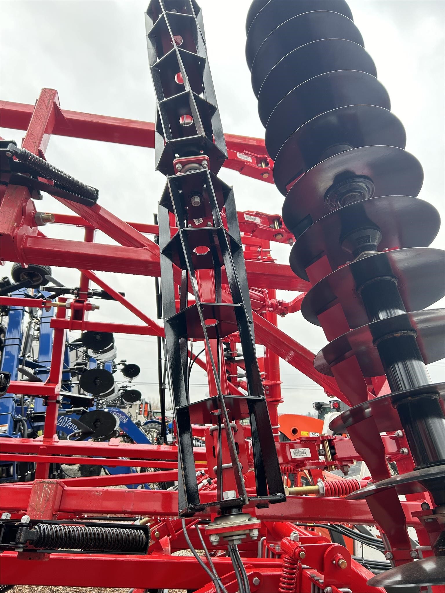 2023-sunflower-6333-25-soil-finisher-105-500-machinery-pete