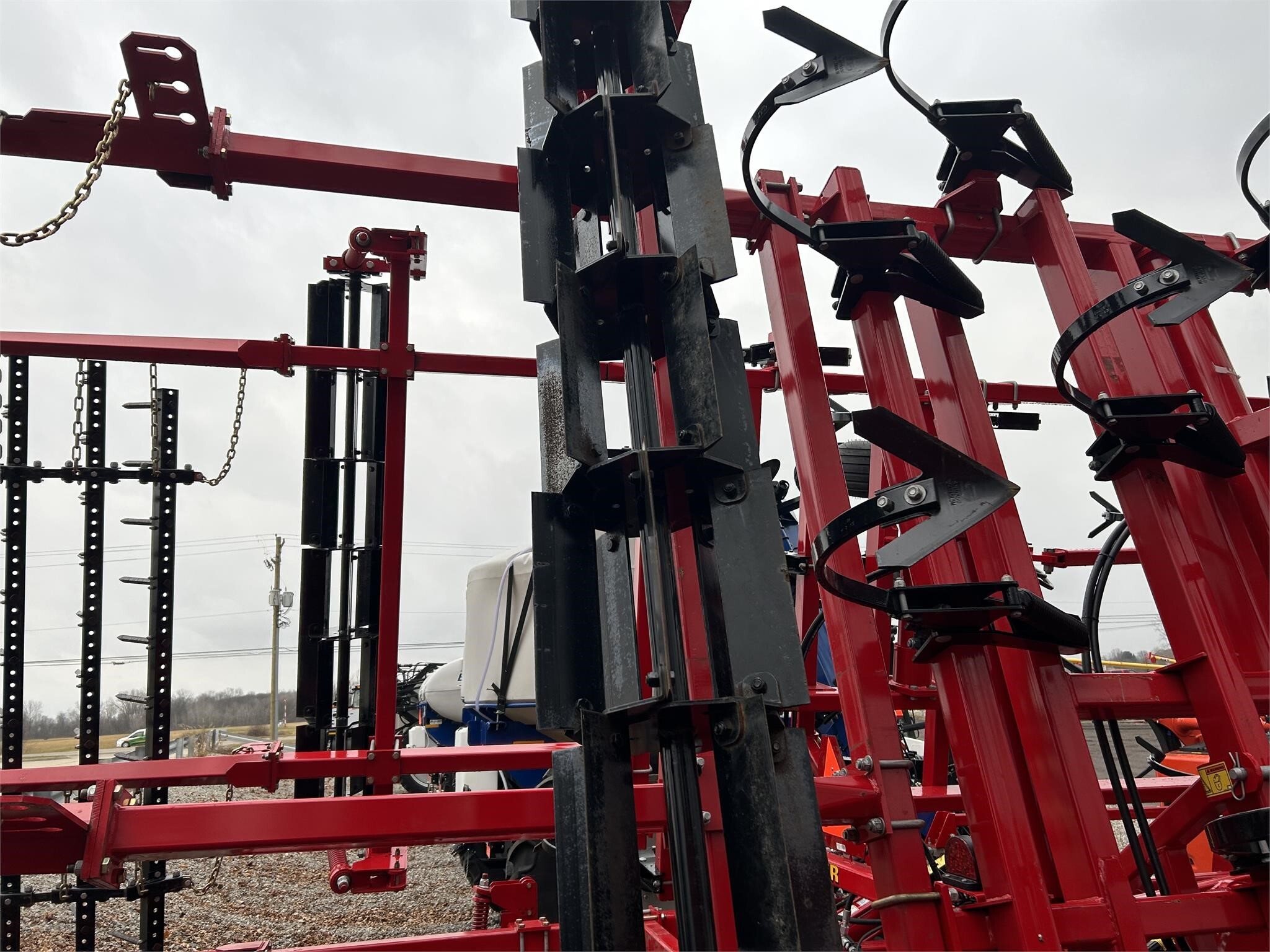 2023-sunflower-6333-25-soil-finisher-105-500-machinery-pete