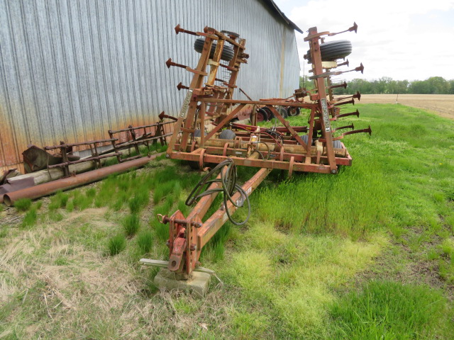  Krause 4118 Field Cultivator
