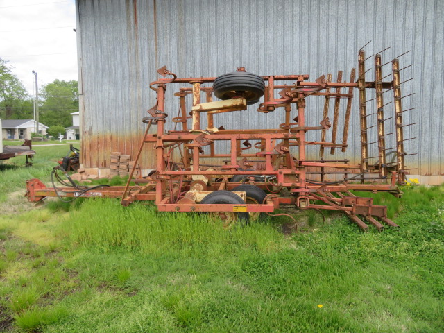  Krause 4118 Field Cultivator