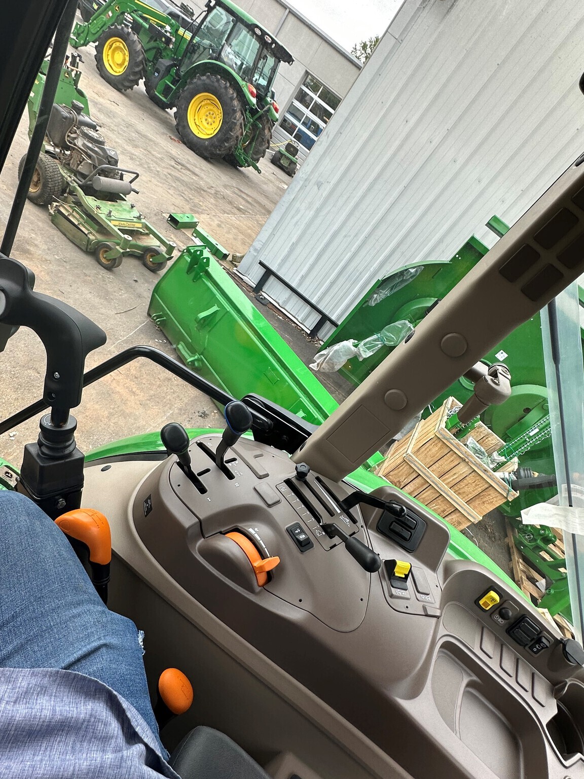 2024 John Deere 5075E Tractor