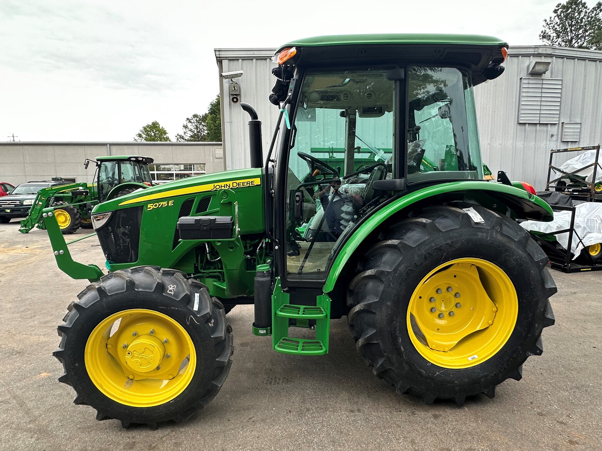 2024 John Deere 5075E Tractor