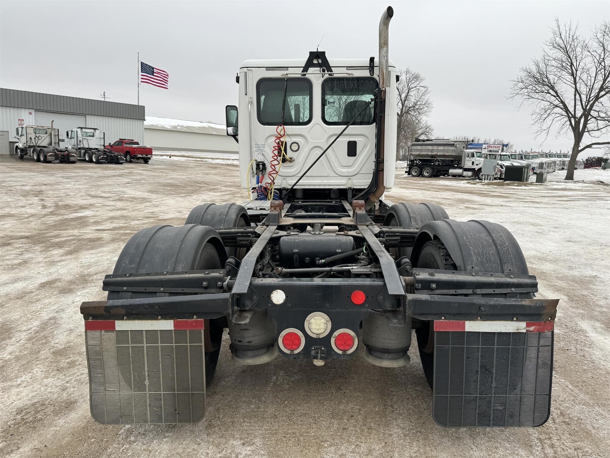 2015 Freightliner Cascadia 125 Semi Trucks/Trailer