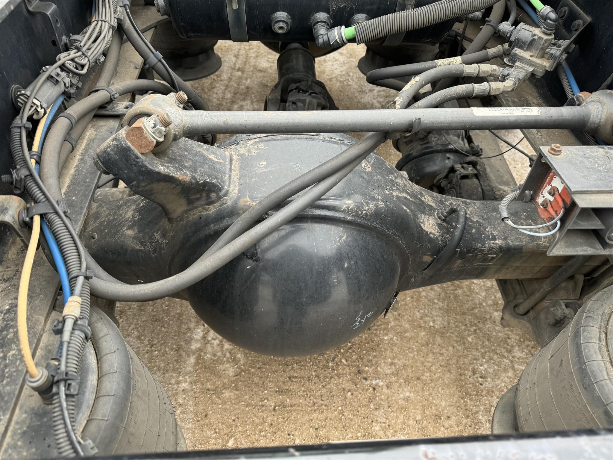 2015 Freightliner Cascadia 125 Semi Trucks/Trailer