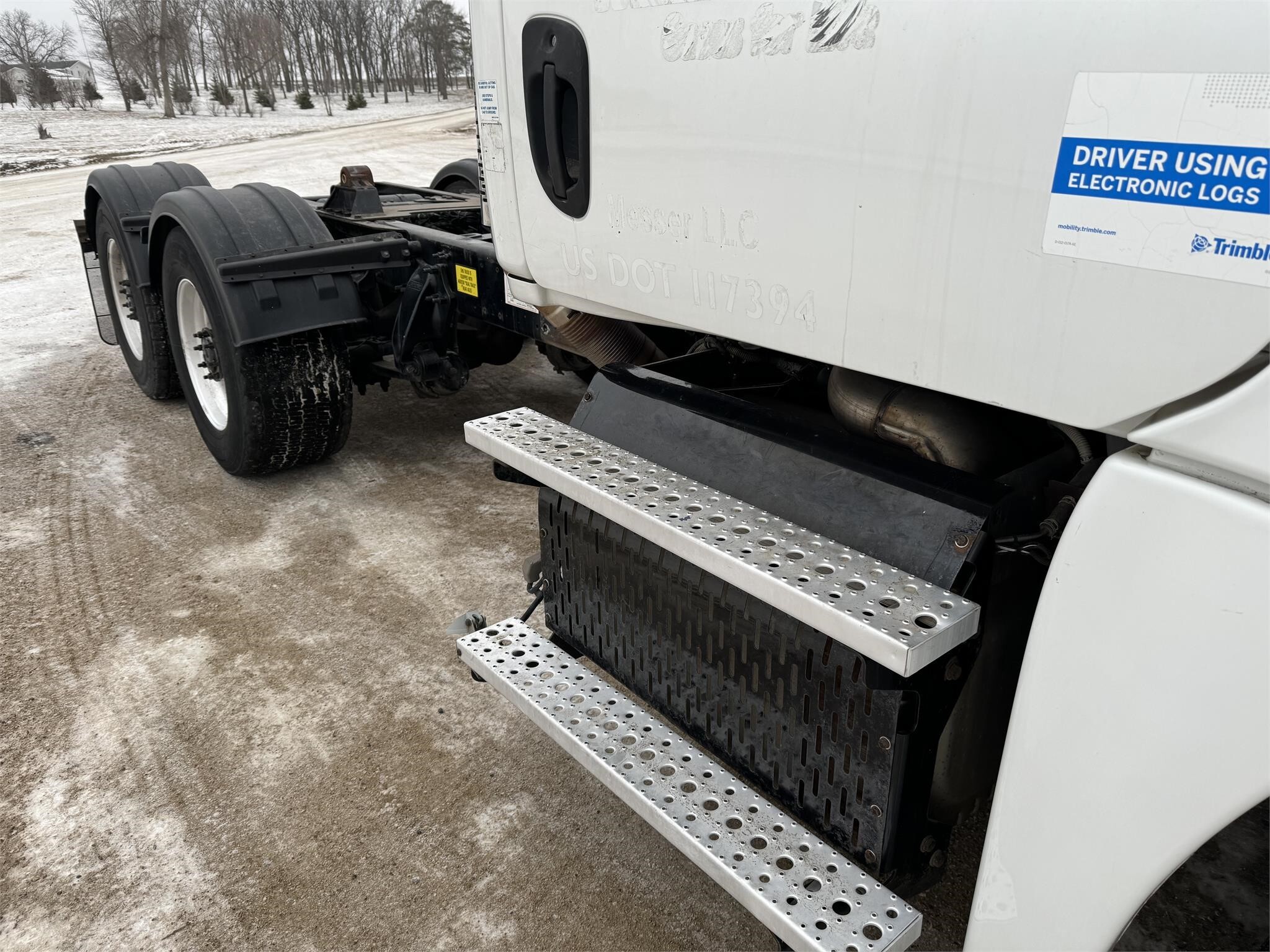 2015 Freightliner Cascadia 125 Semi Trucks/Trailer