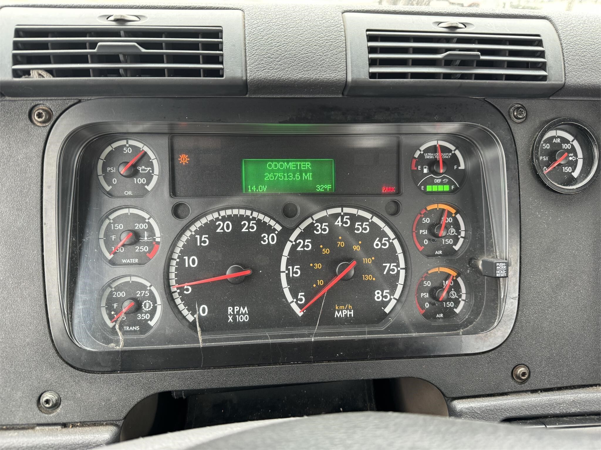 2015 Freightliner Cascadia 125 Semi Trucks/Trailer