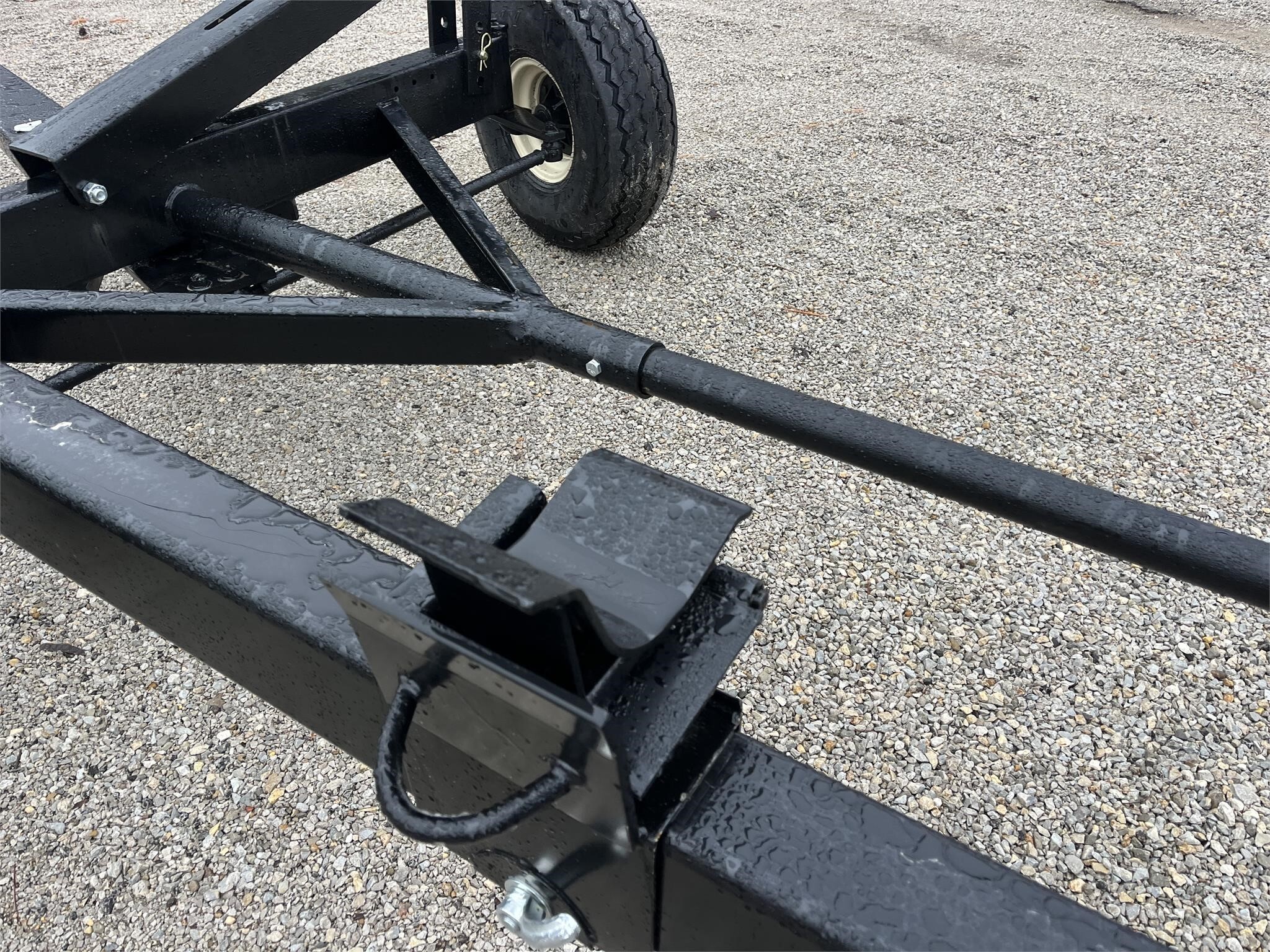  E-Z Trail 680 Header Trailer