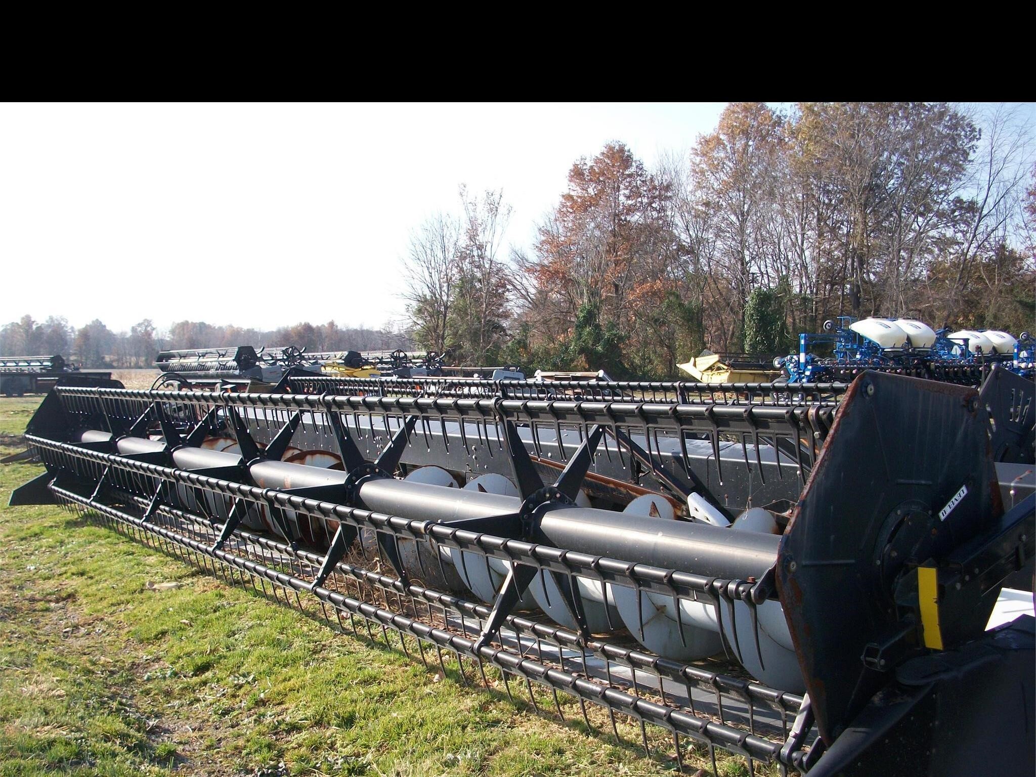 2002 Gleaner 800 Platform