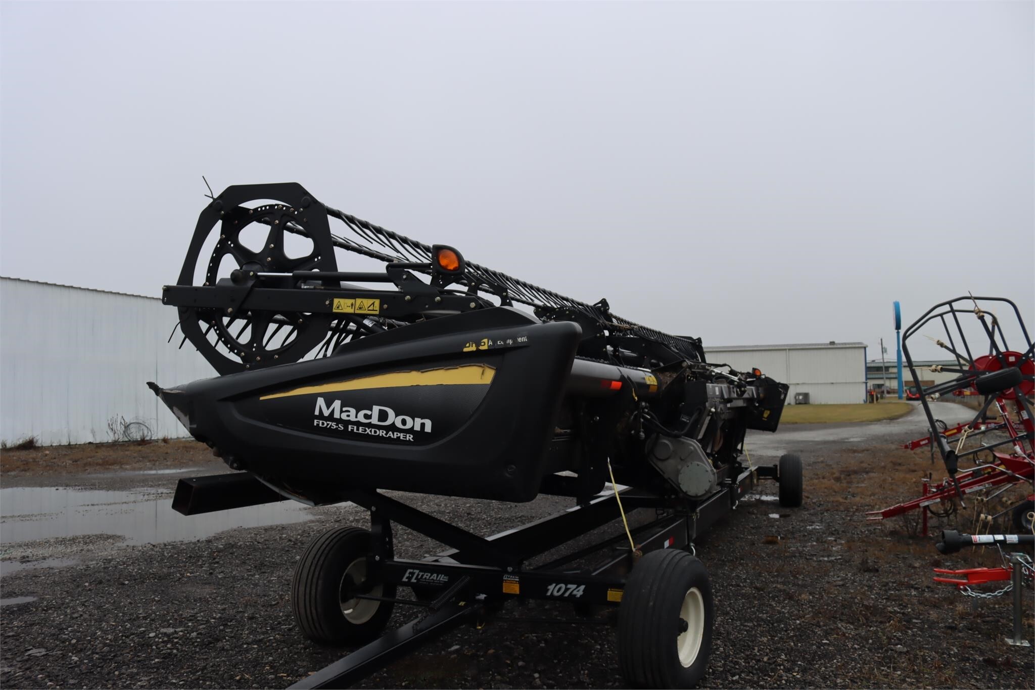 2016 MacDon FD75 Platform
