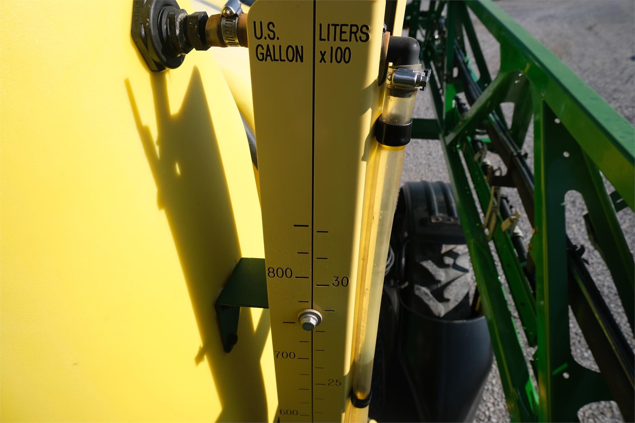 2018 John Deere R4030 SelfPropelled Sprayer 165,000 Machinery Pete