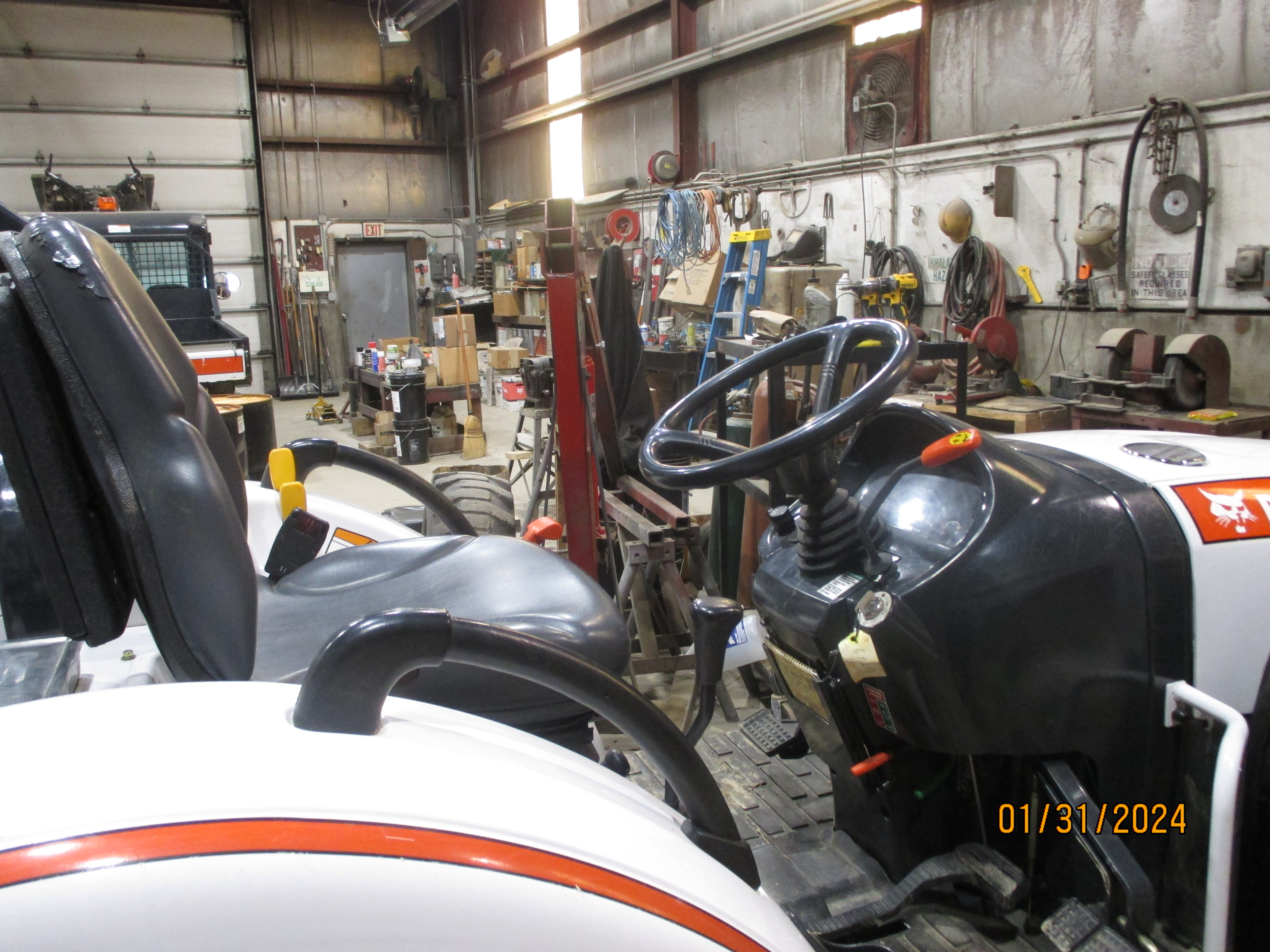 2008 Bobcat CT225 Tractor