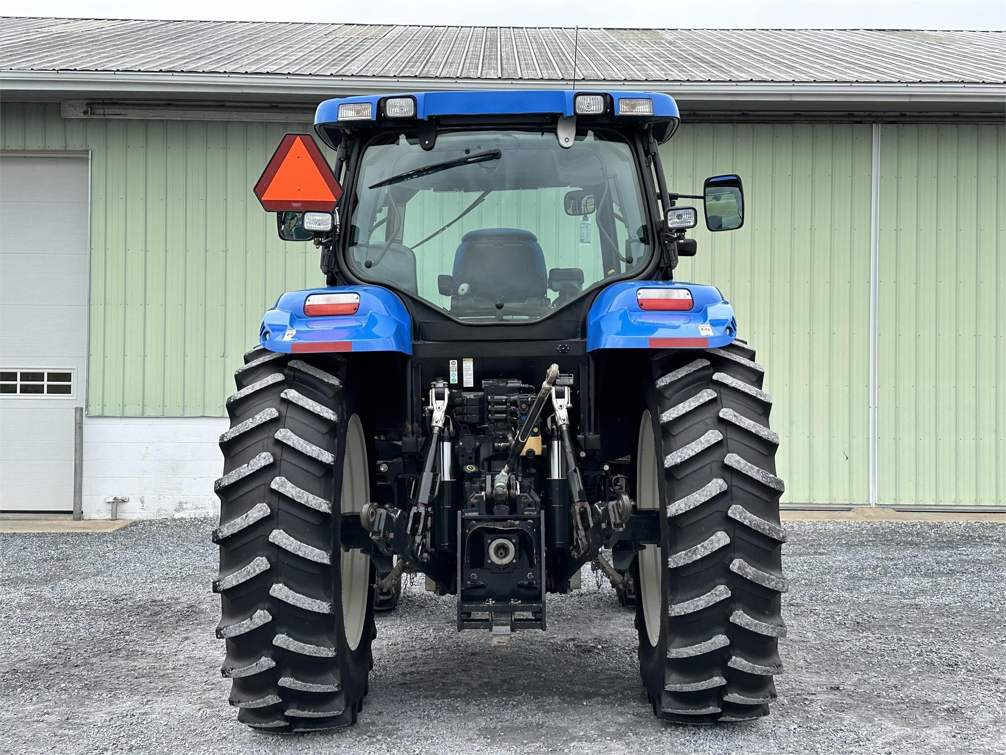 2010 New Holland T6070 Elite Tractor