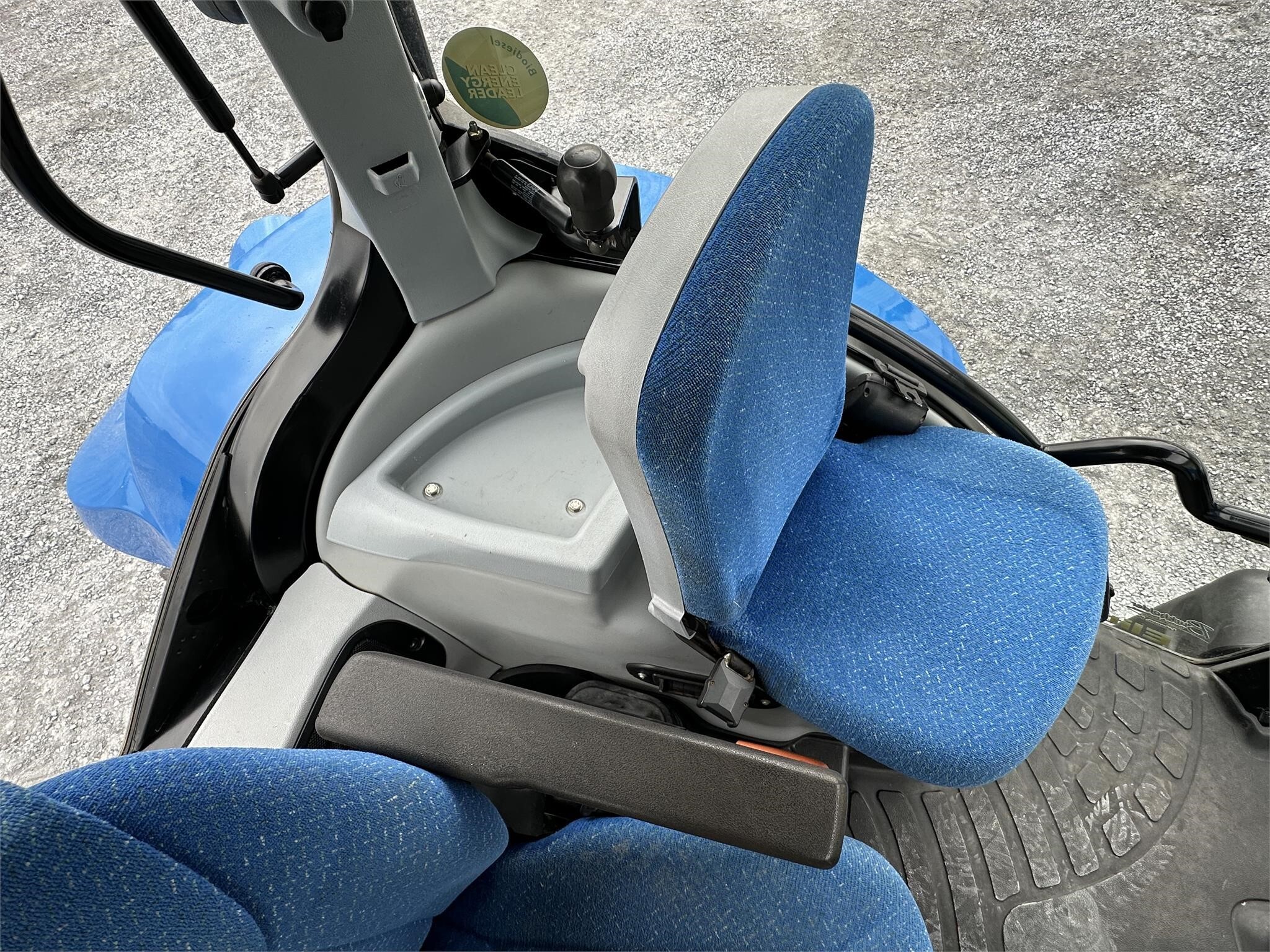 2010 New Holland T6070 Elite Tractor