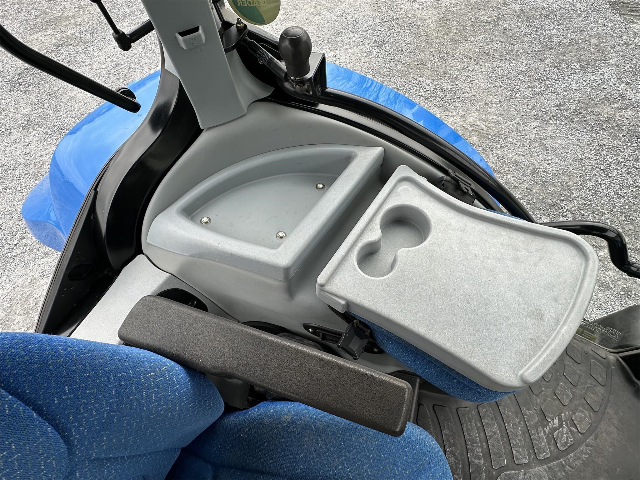 2010 New Holland T6070 Elite Tractor