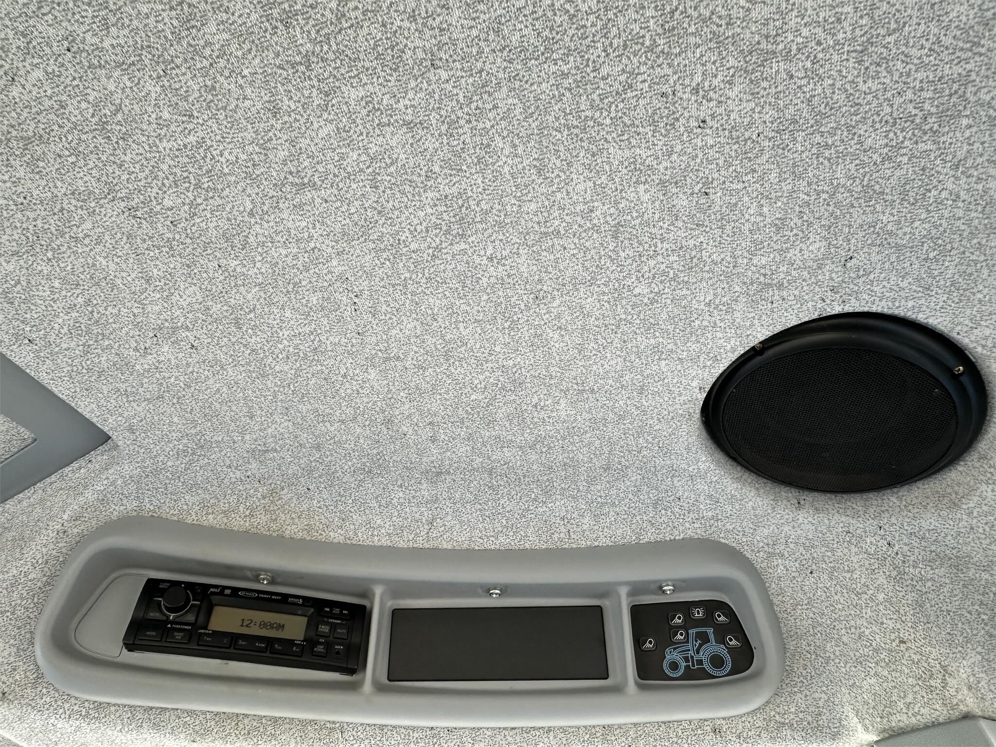 2010 New Holland T6070 Elite Tractor