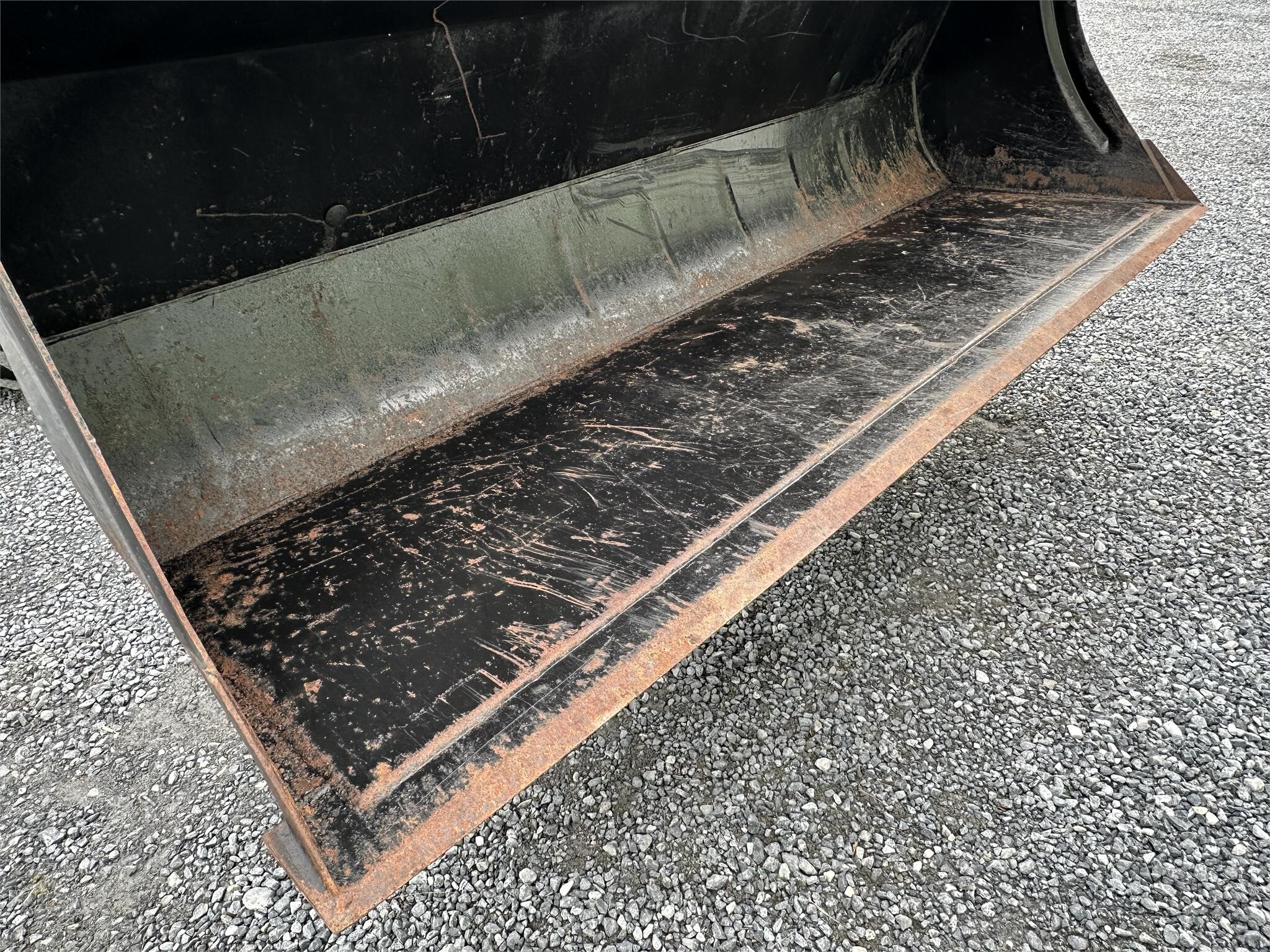 2010 New Holland T6070 Elite Tractor