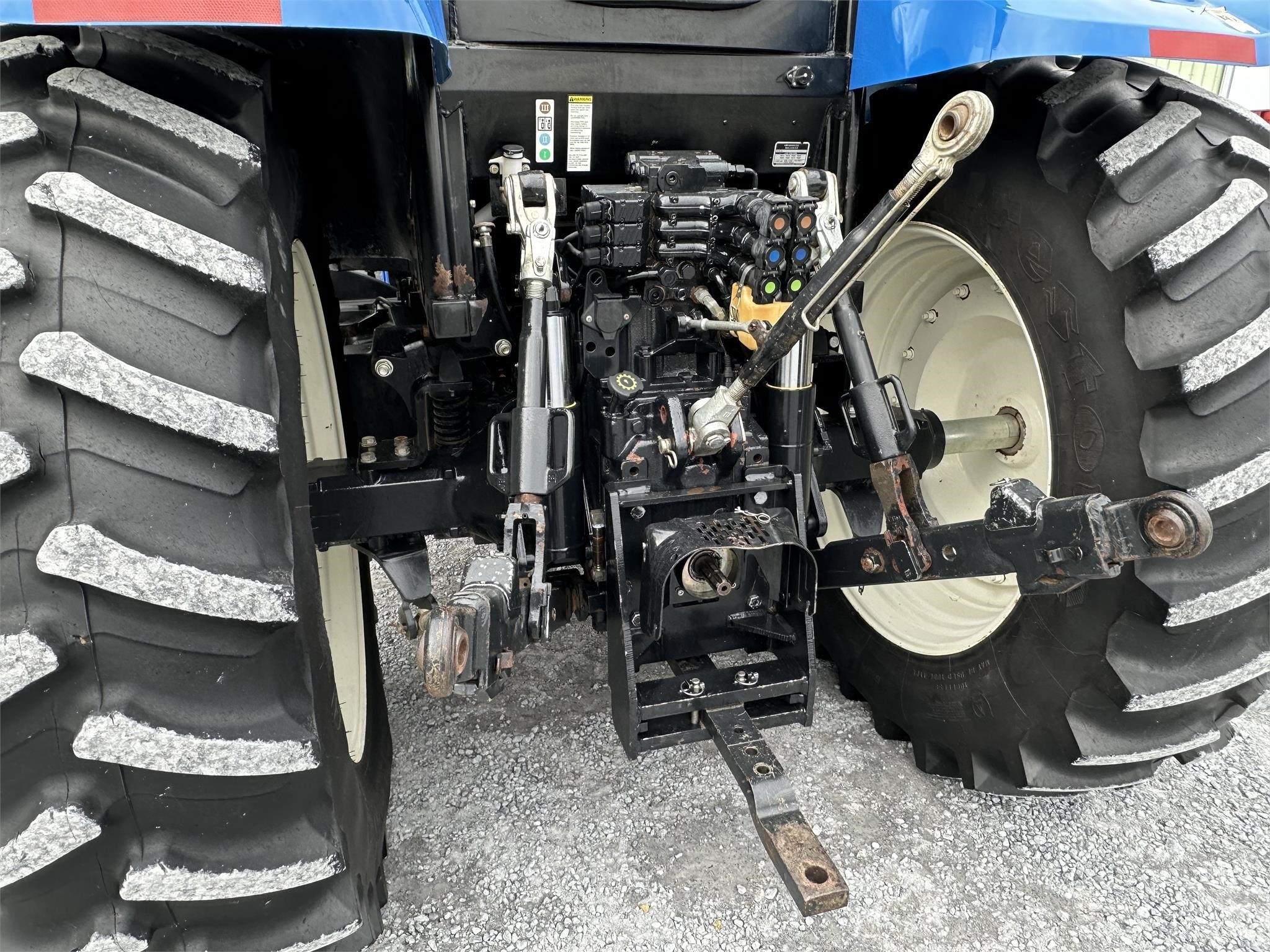 2010 New Holland T6070 Elite Tractor