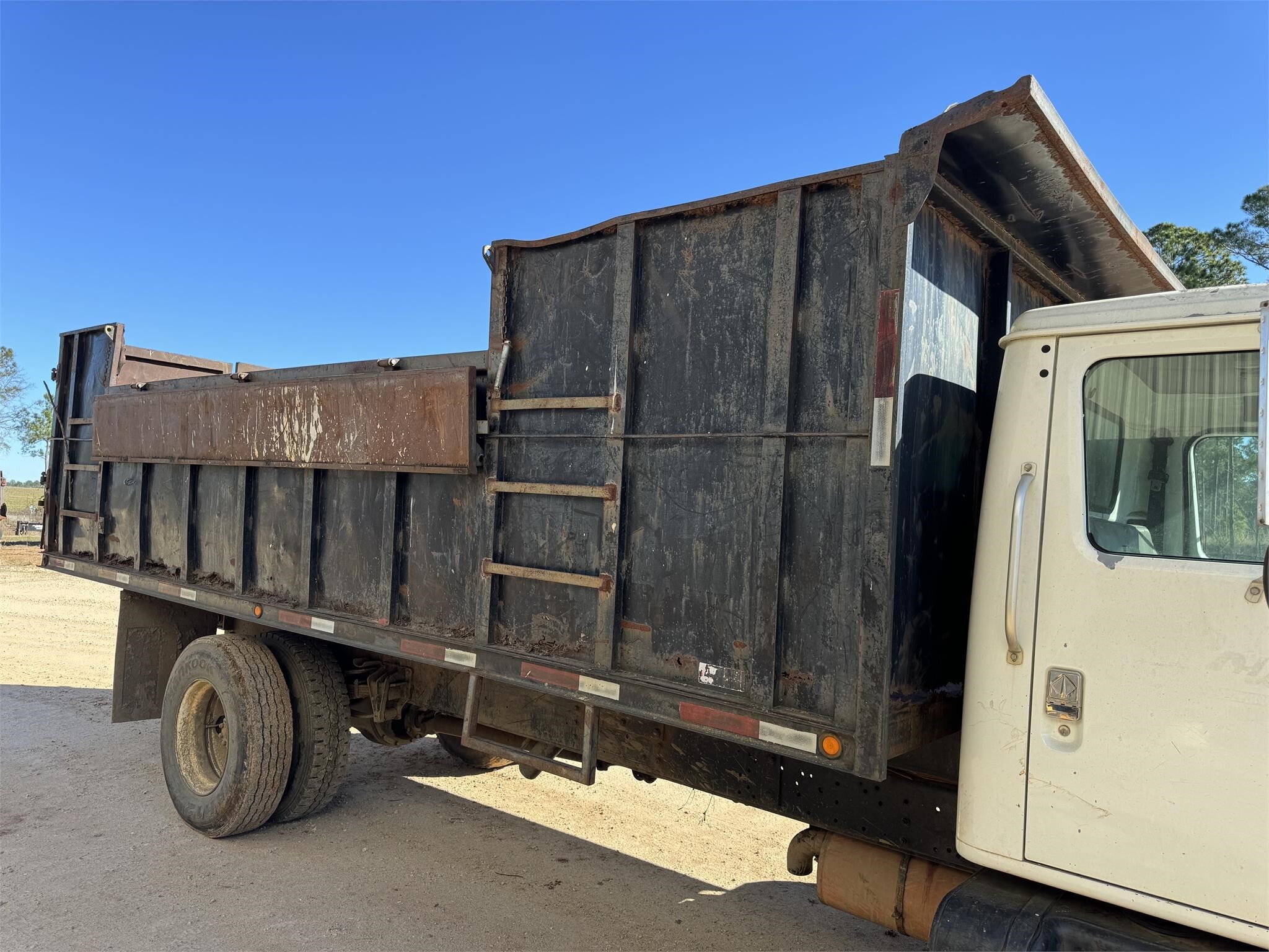 1996 International 4700 Dump Trucks/Trailer