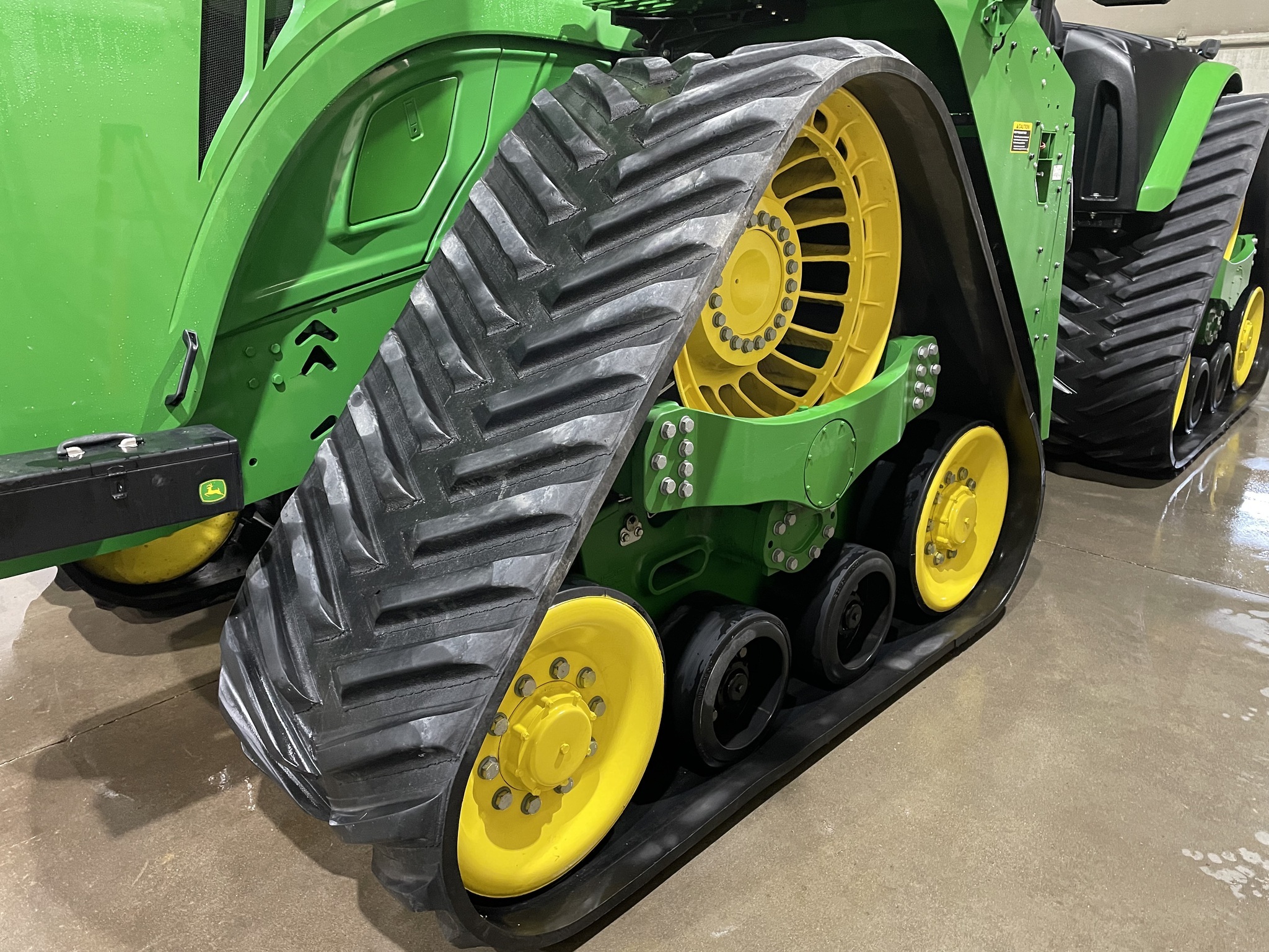 2022 John Deere 9RX 640 Tractor