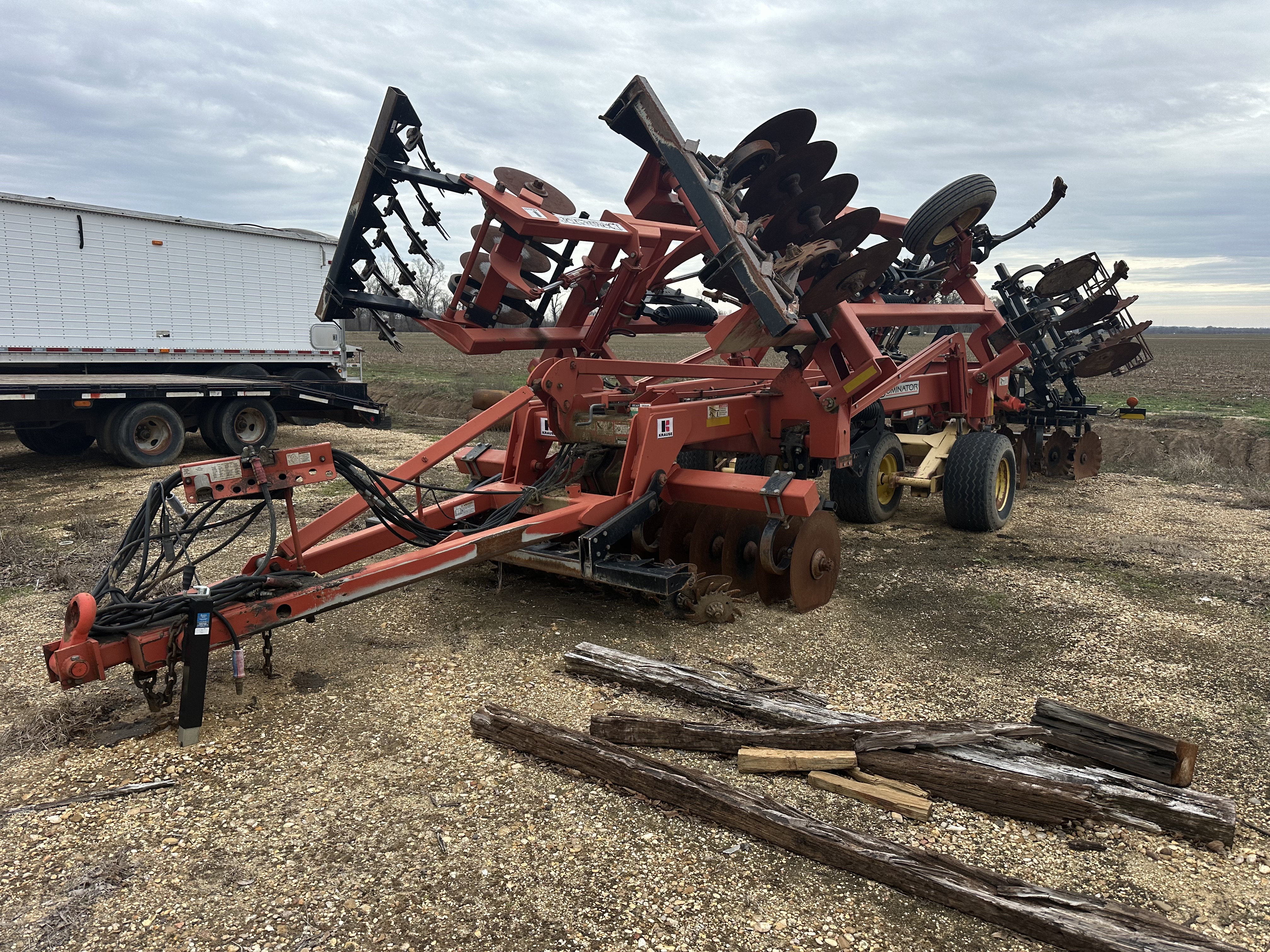 2009 Krause 4850 -18 In-Line Ripper