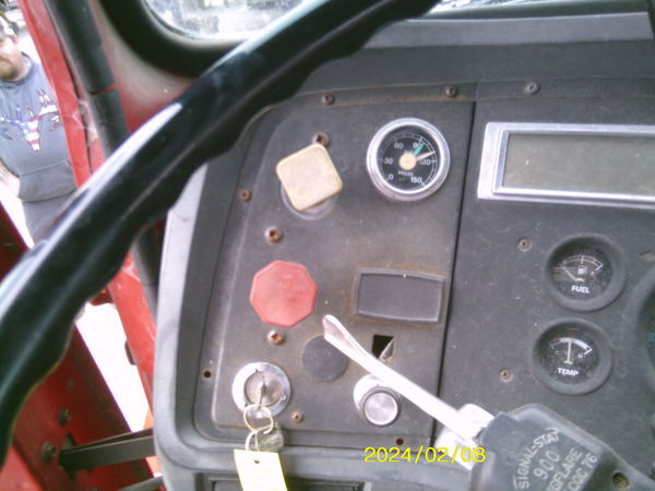 1992 Ford L8000 Semi Trucks/Trailer