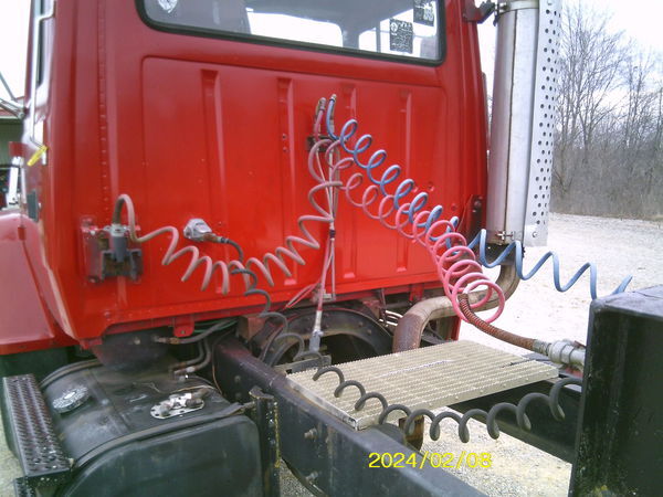 1992 Ford L8000 Semi Trucks/Trailer