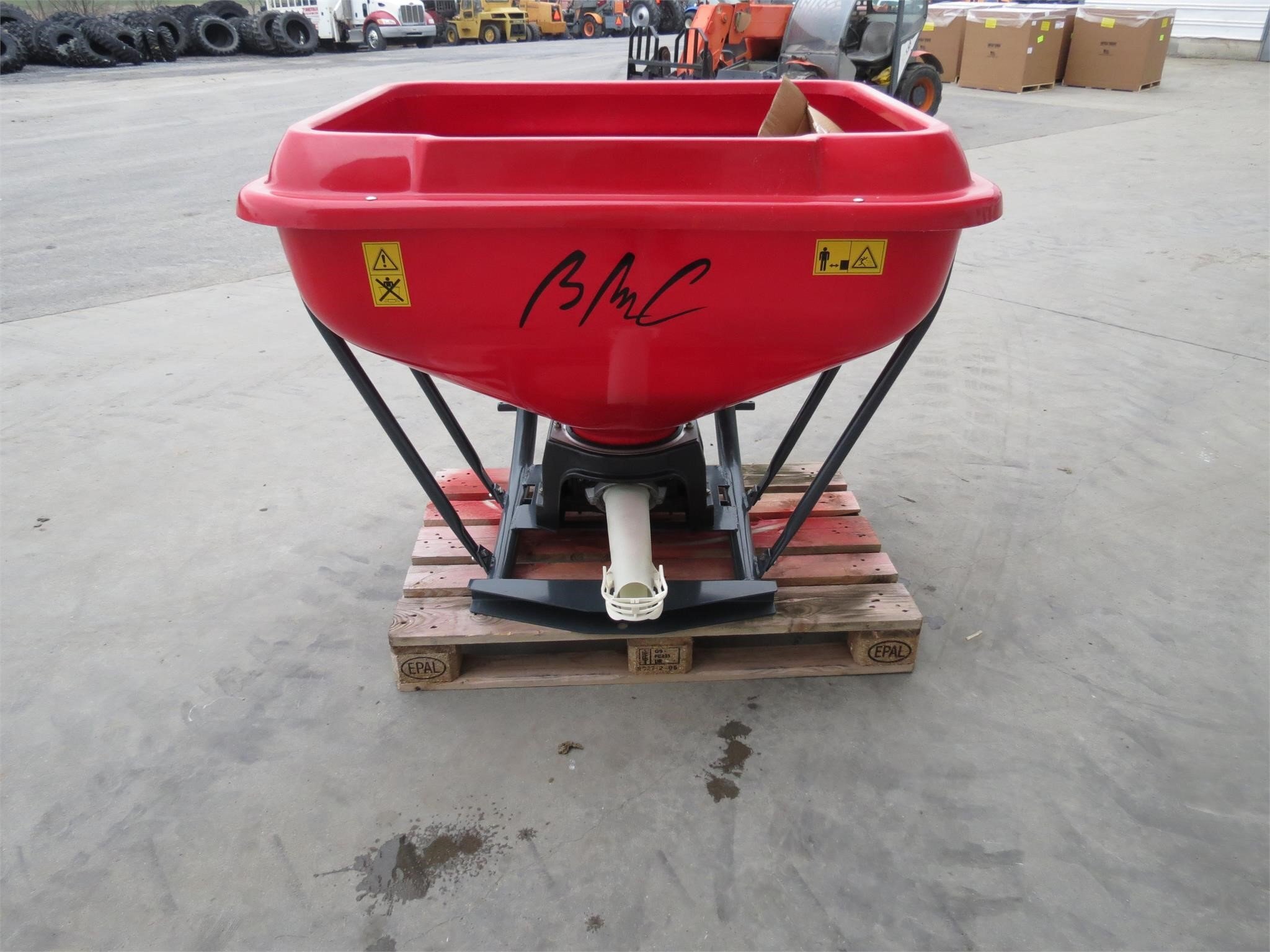 2025 BMC AIP500 Pull-Type Fertilizer Spreader