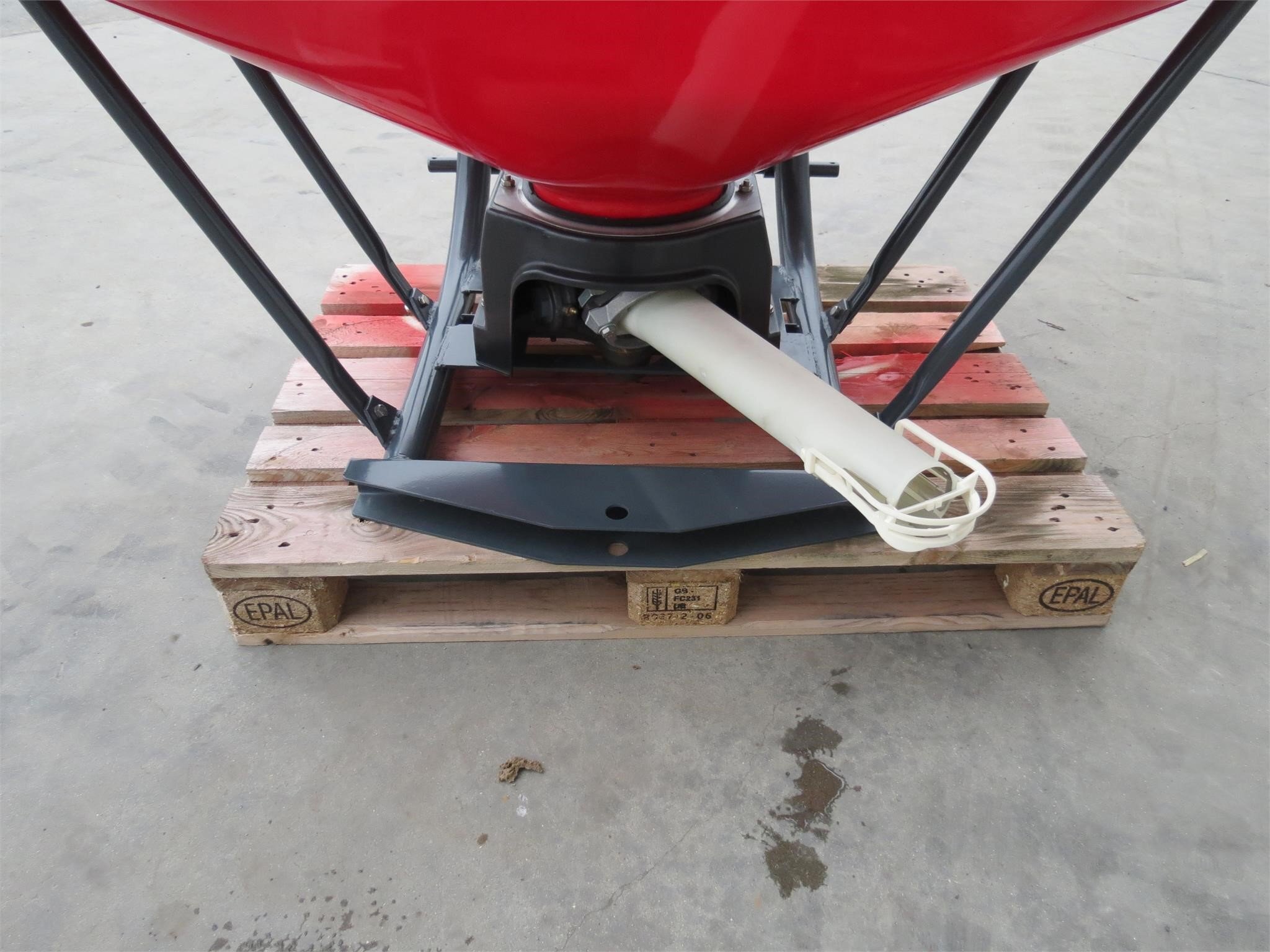 2025 BMC AIP500 Pull-Type Fertilizer Spreader