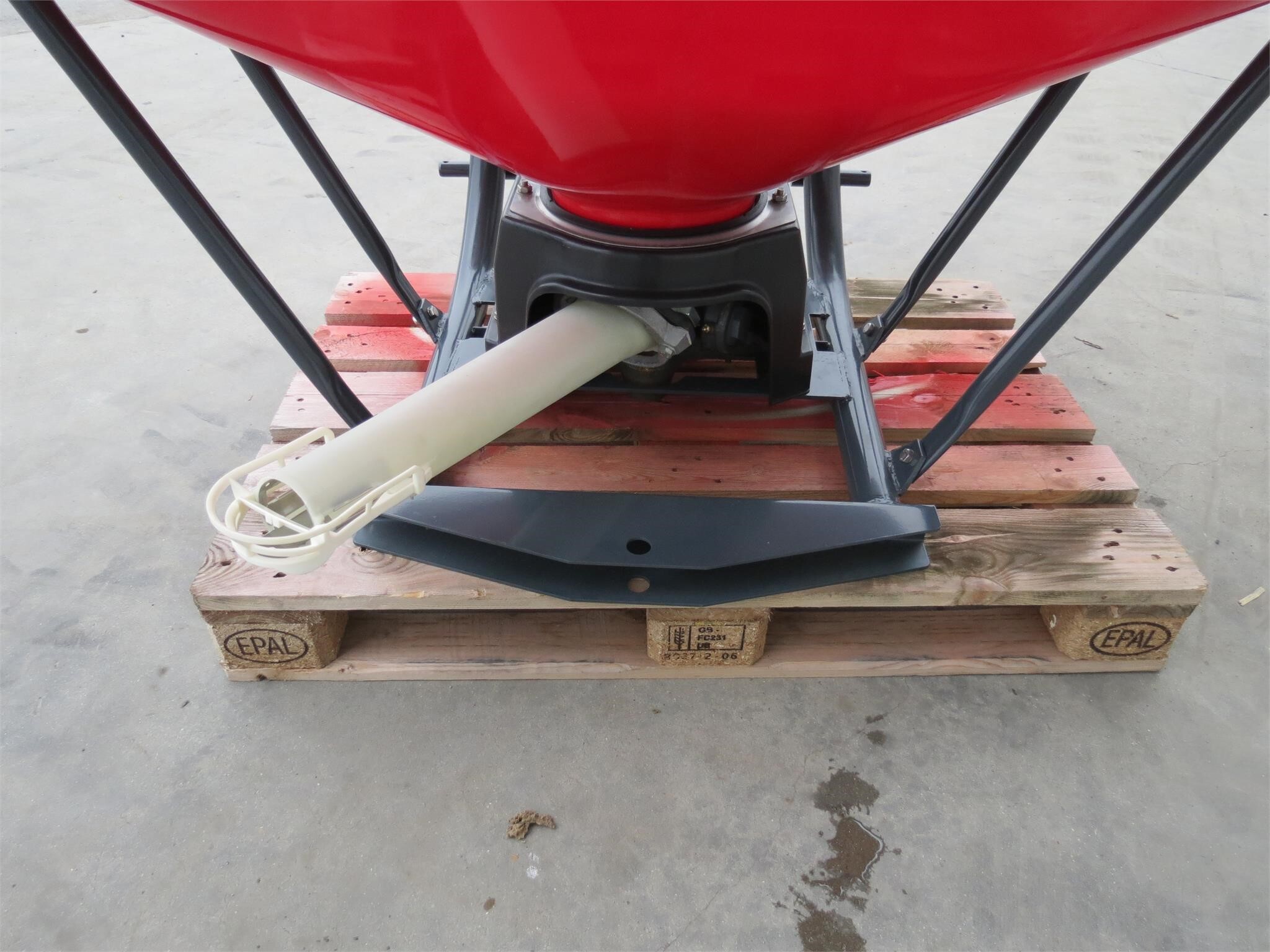 2025 BMC AIP500 Pull-Type Fertilizer Spreader