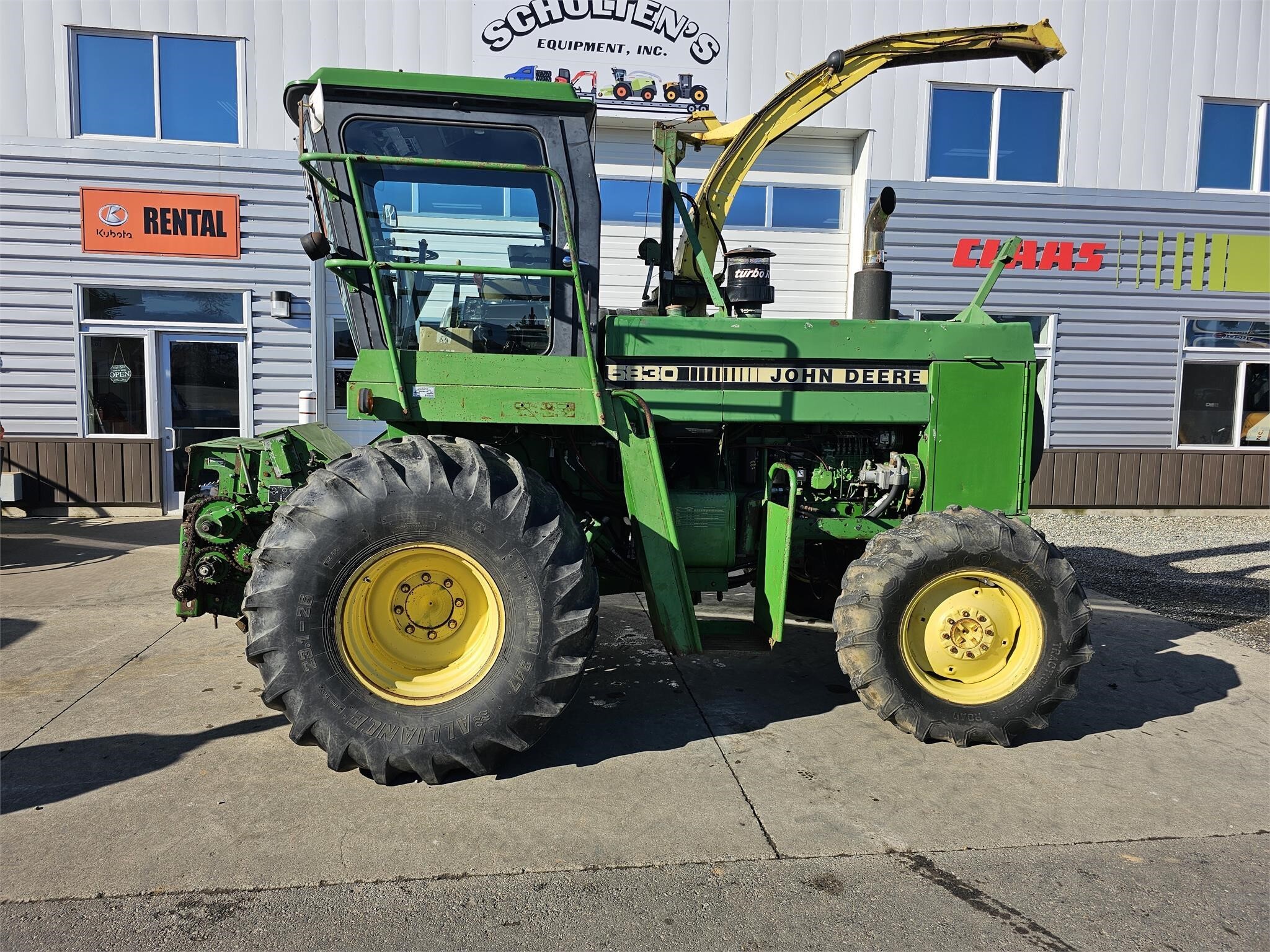 1991 John Deere 5830 Self-Propelled Forage Harvester