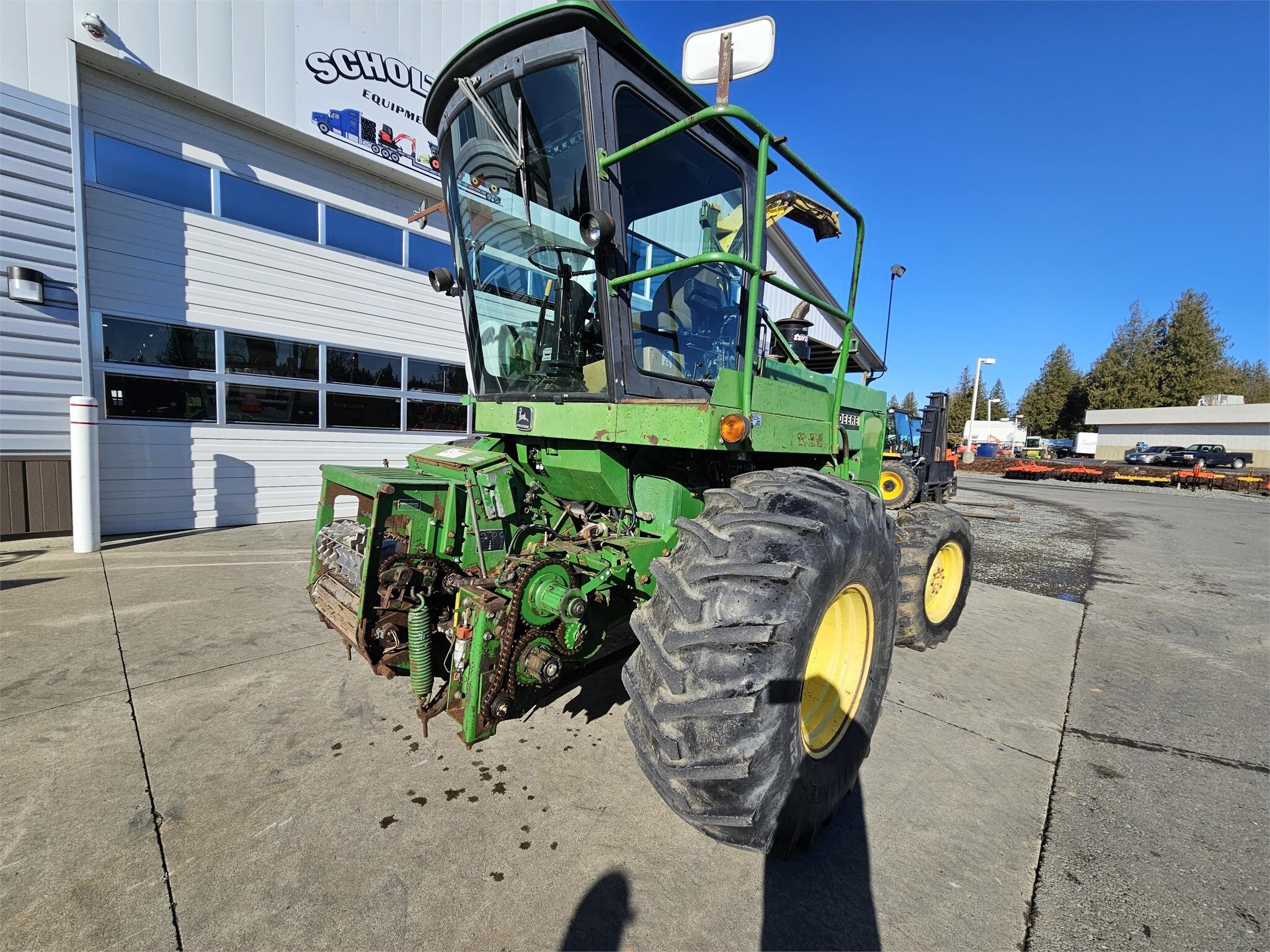1991 John Deere 5830 Self-Propelled Forage Harvester