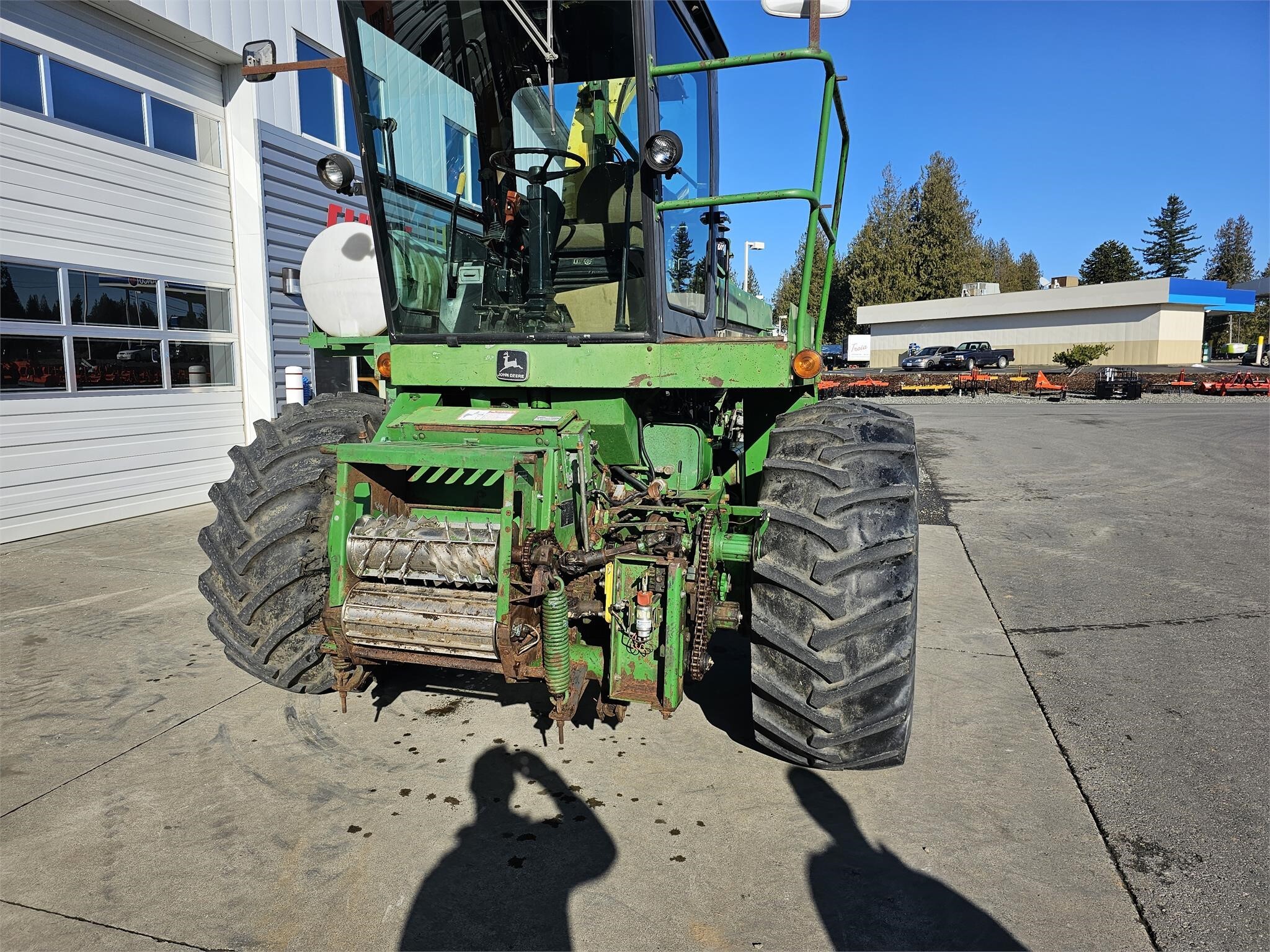 1991 John Deere 5830 Self-Propelled Forage Harvester