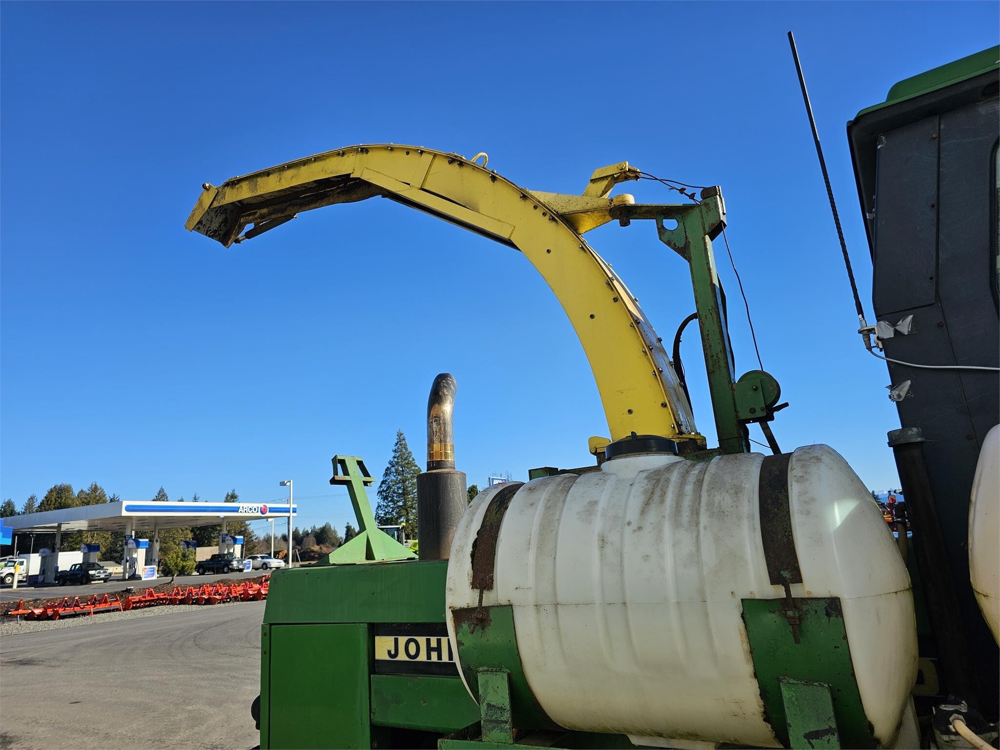 1991 John Deere 5830 Self-Propelled Forage Harvester