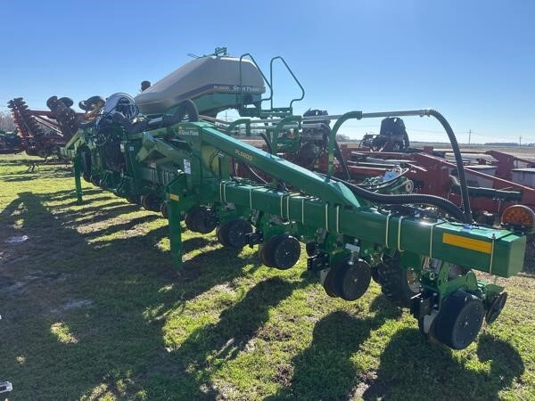 2021 Great Plains PL5200 Planter